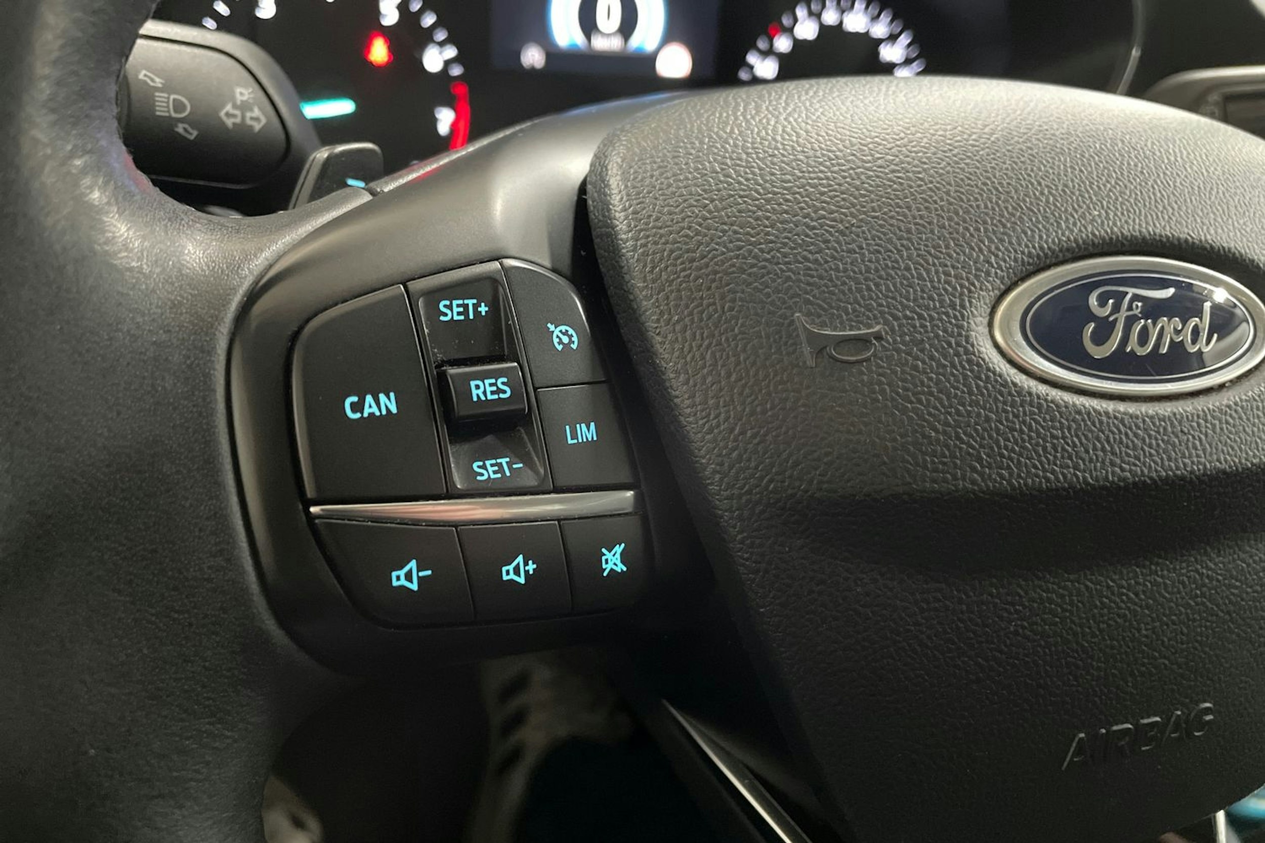 Valkoinen Ford FOCUS 2019 kuva 22.