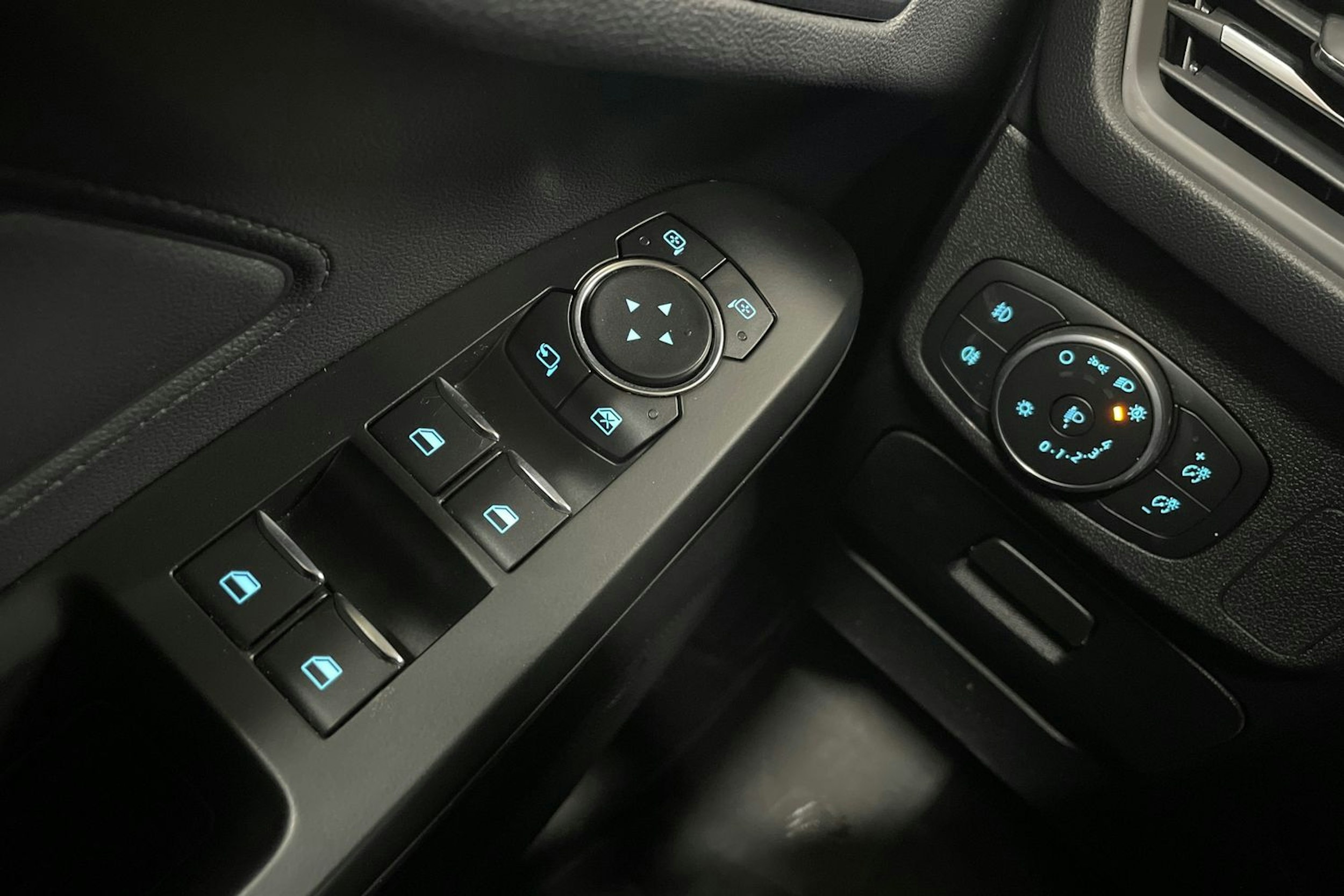 Valkoinen Ford FOCUS 2019 kuva 23.