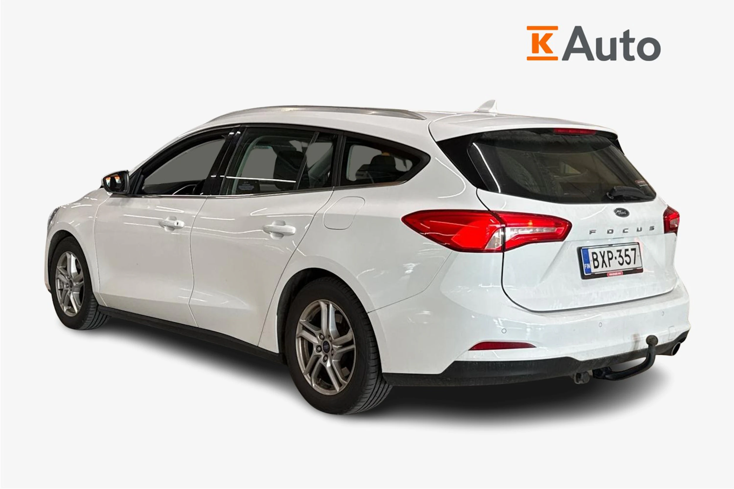 valkoinen Ford Focus 2019 kuva 2.