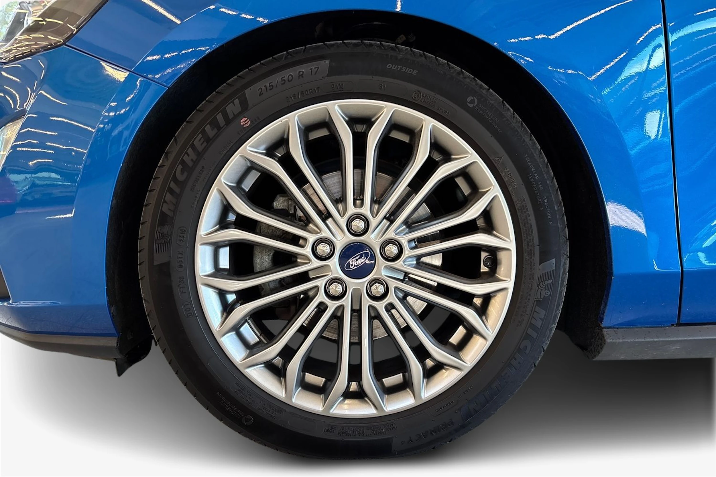 Sininen Ford FOCUS 2019 kuva 9.