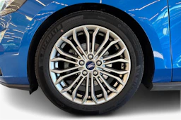 Sininen Ford FOCUS 2019 kuva 9.