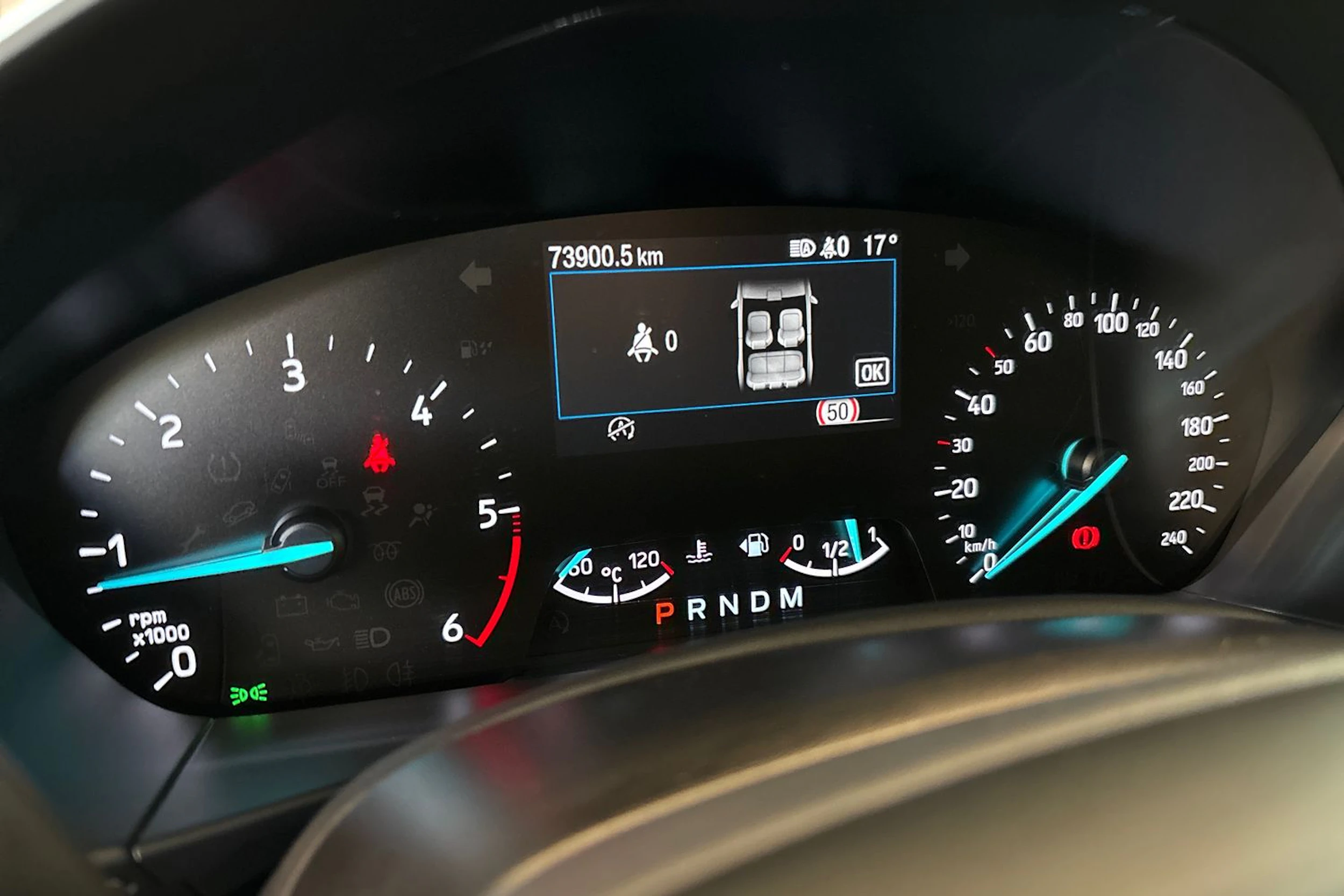 Sininen Ford FOCUS 2019 kuva 13.