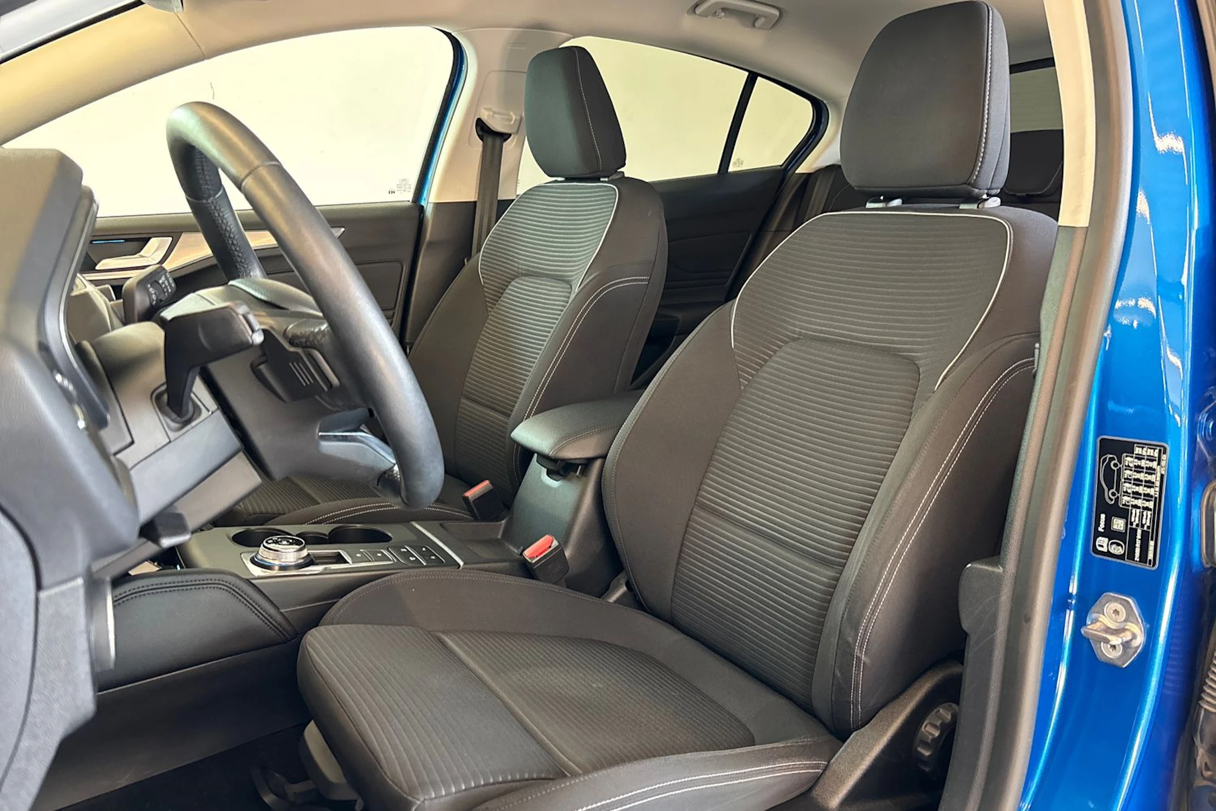 Sininen Ford FOCUS 2019 kuva 21.