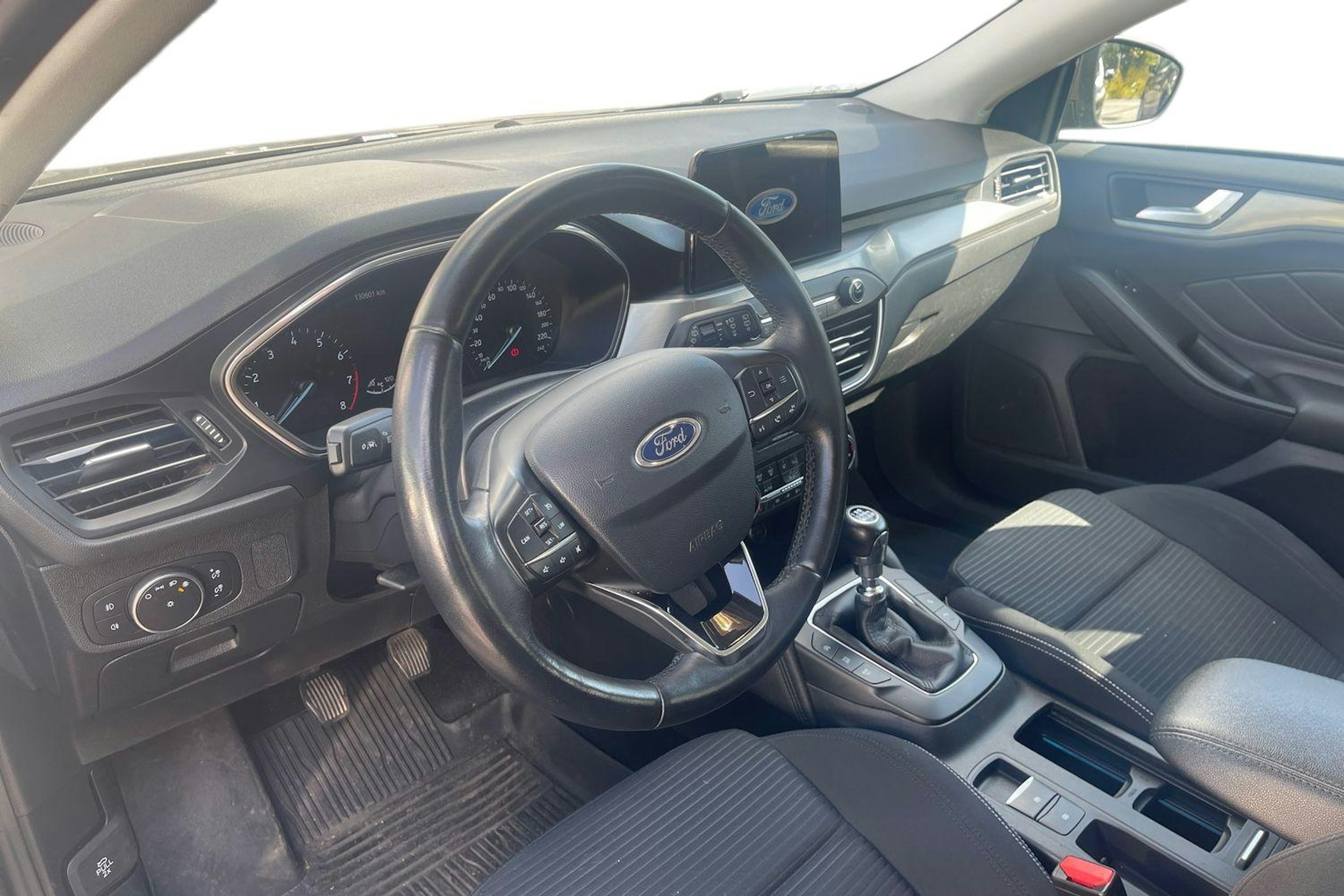 ruskea (beige) Ford Focus 2019 kuva 3.