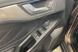 ruskea (beige) Ford Focus 2019 kuva 12.