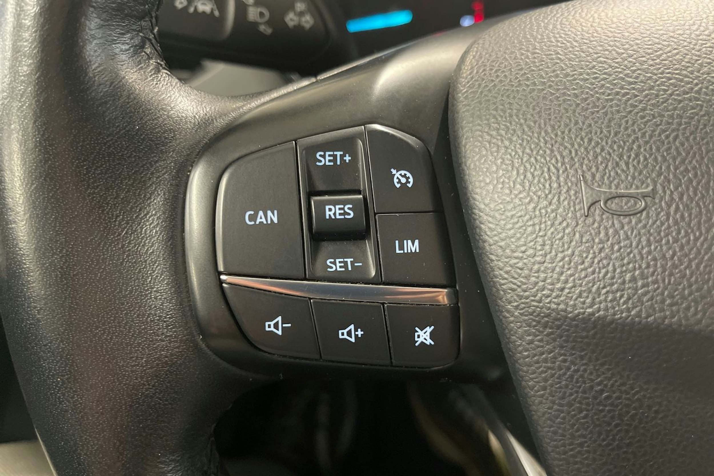 ruskea (beige) Ford Focus 2019 kuva 14.