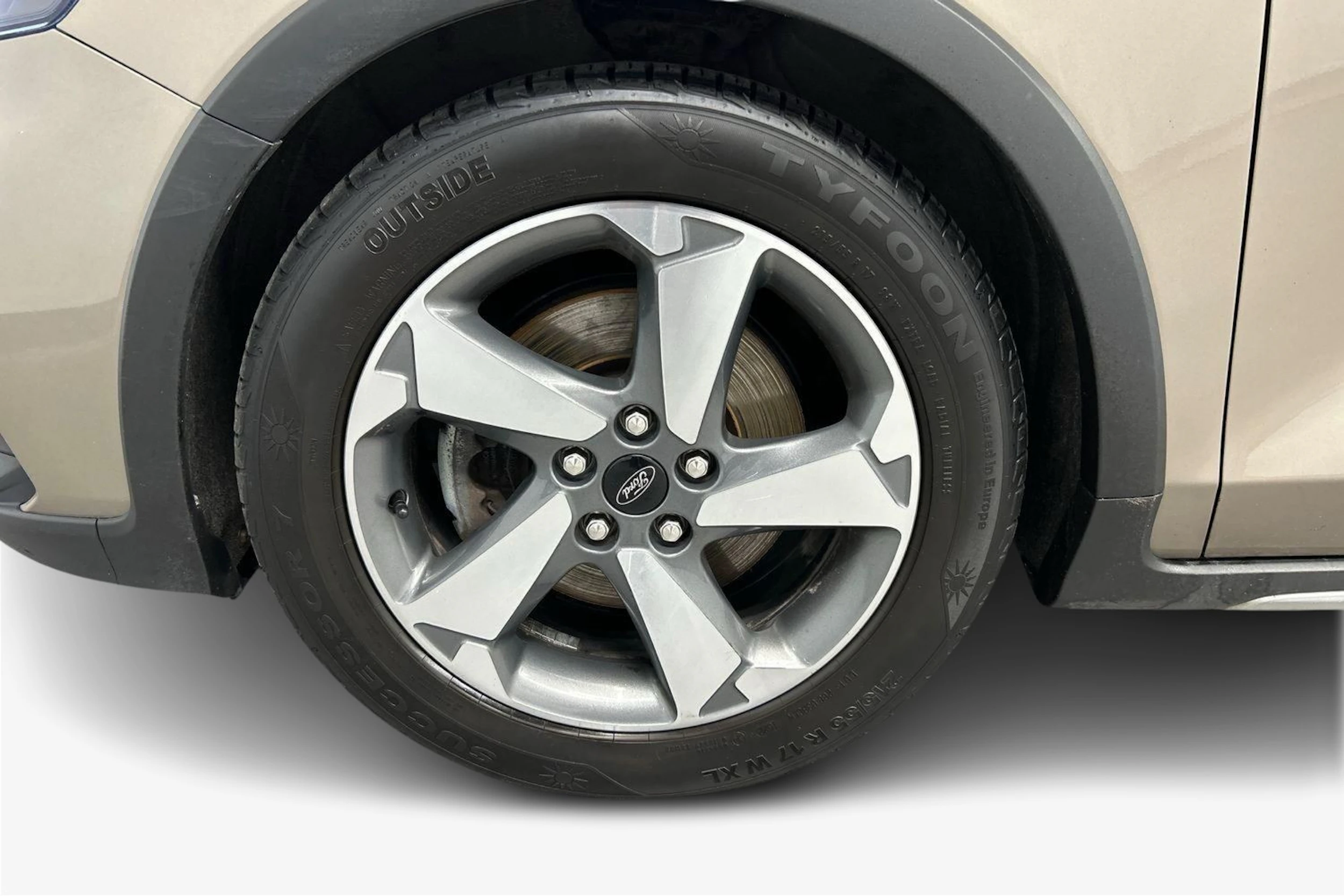 harmaa Ford Focus 2019 kuva 12.