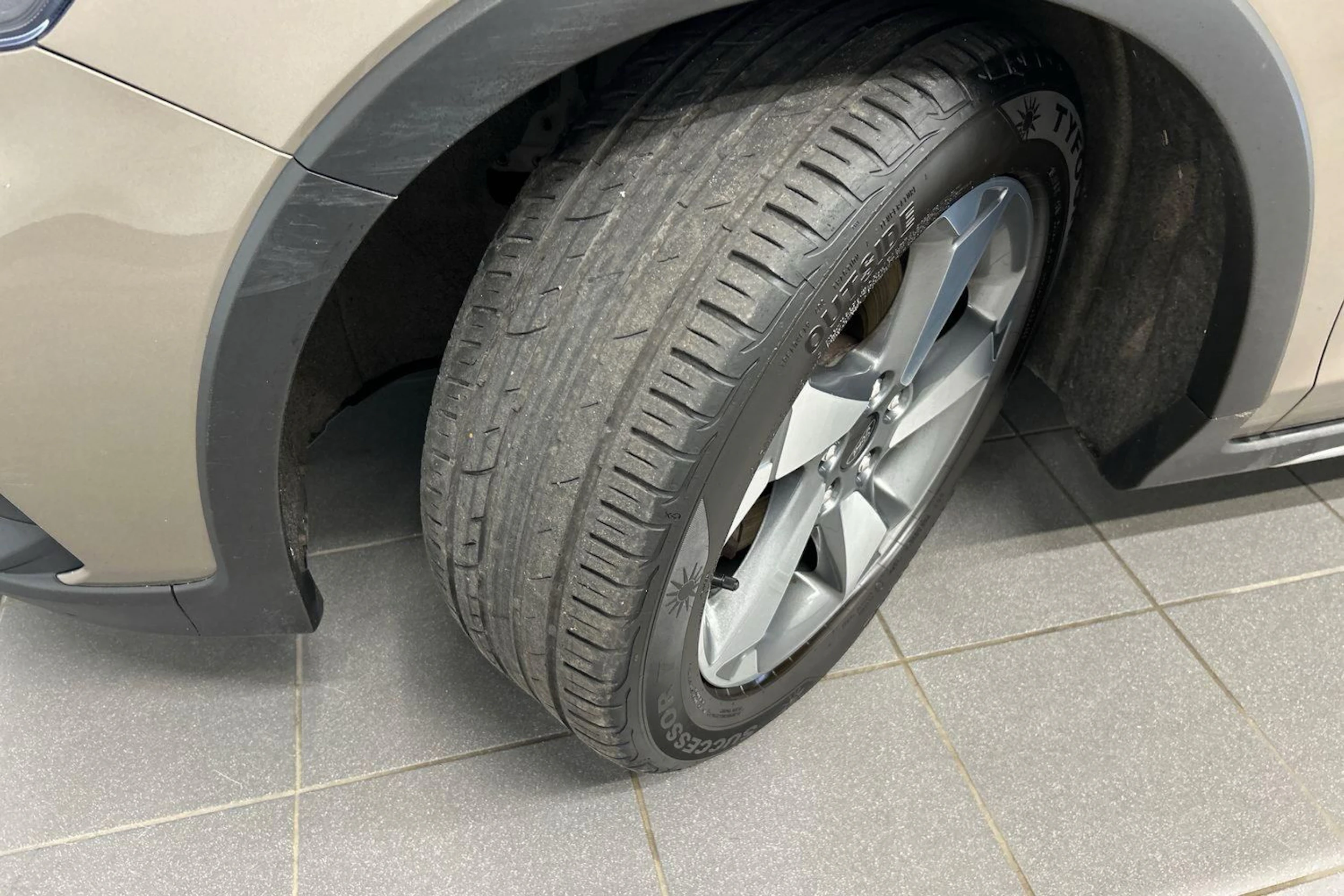 harmaa Ford Focus 2019 kuva 13.