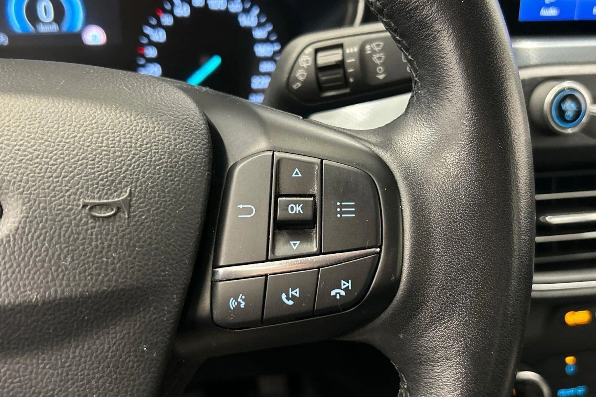 harmaa Ford Focus 2019 kuva 21.