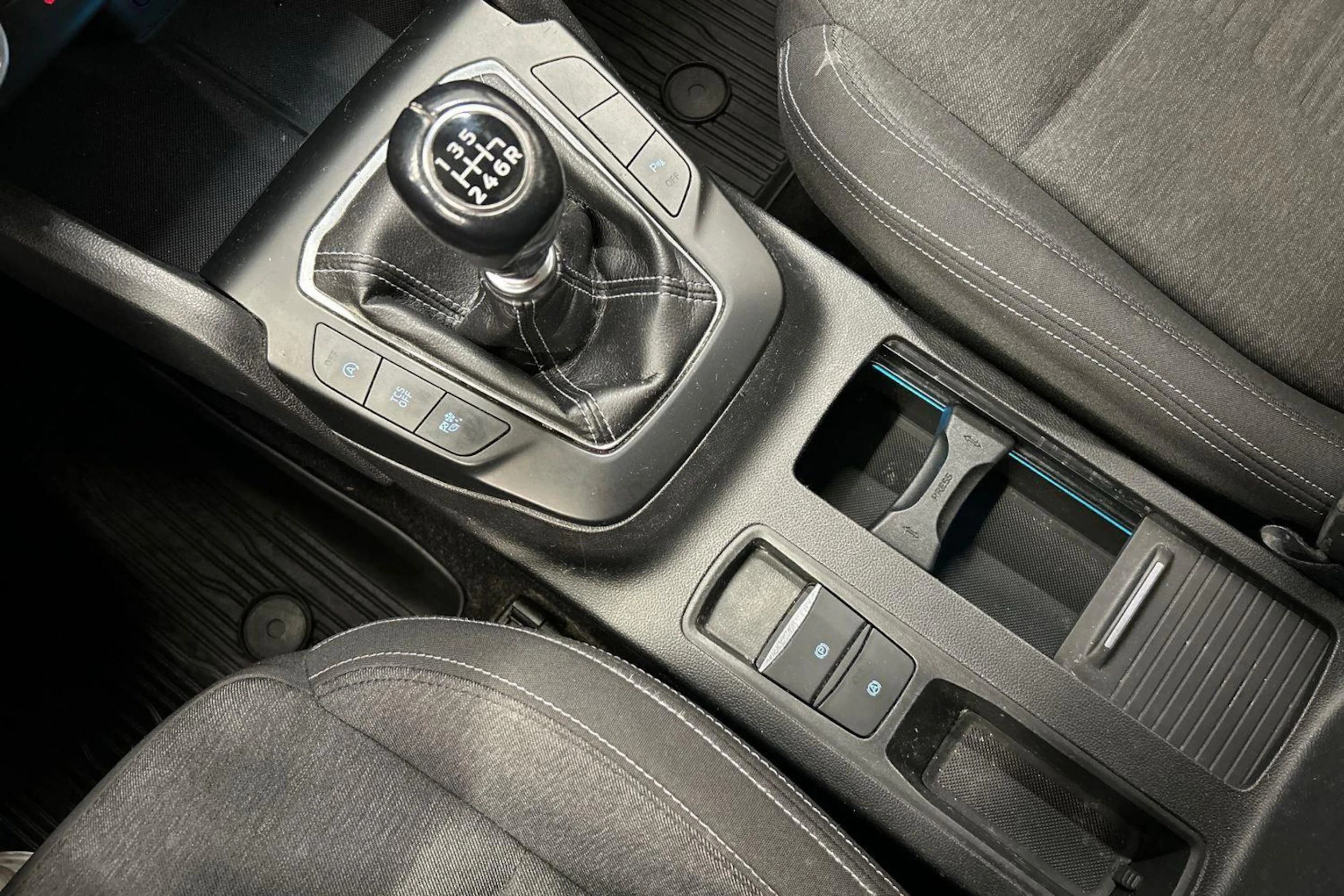 harmaa Ford Focus 2019 kuva 26.