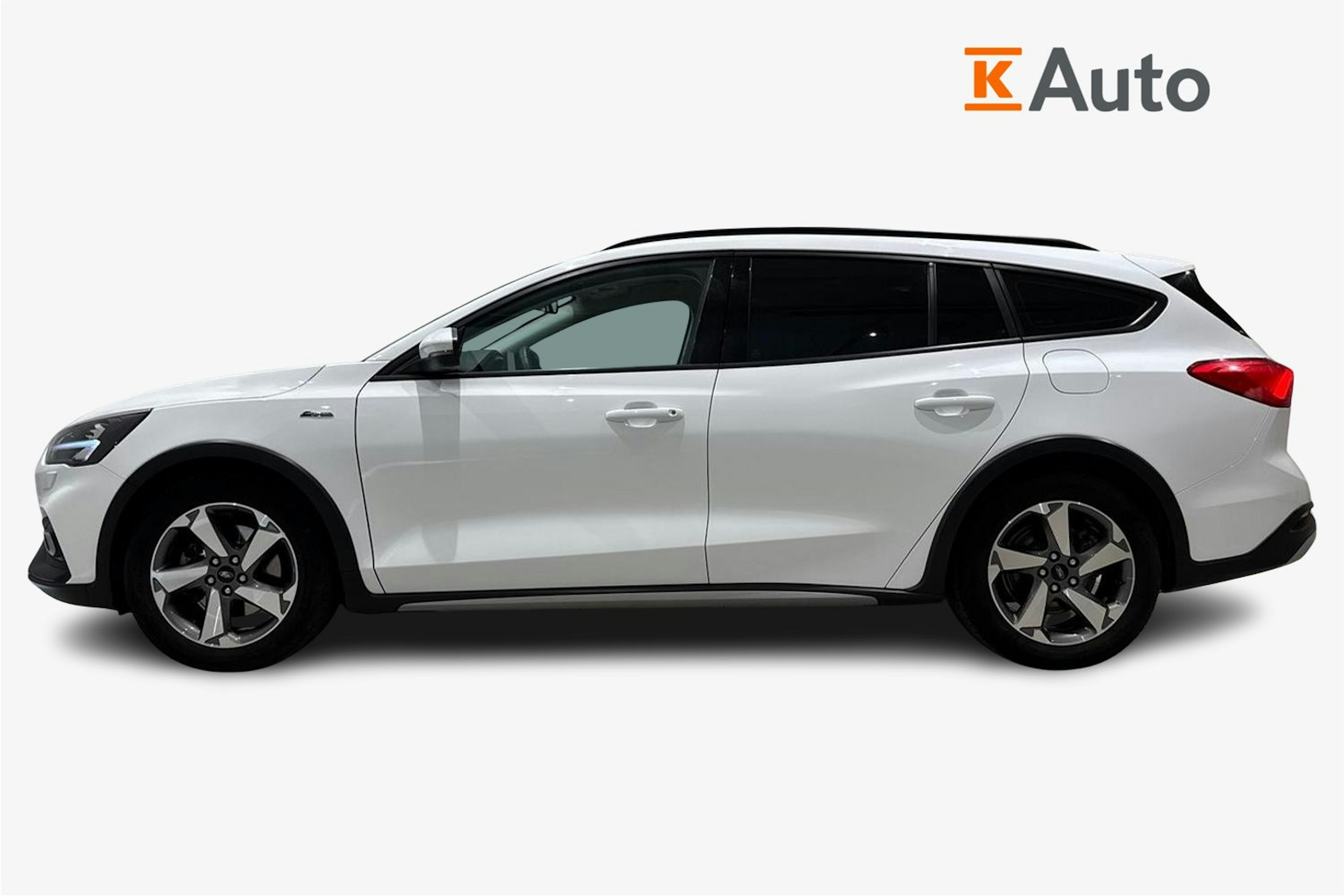 valkoinen Ford Focus 2019 kuva 6.