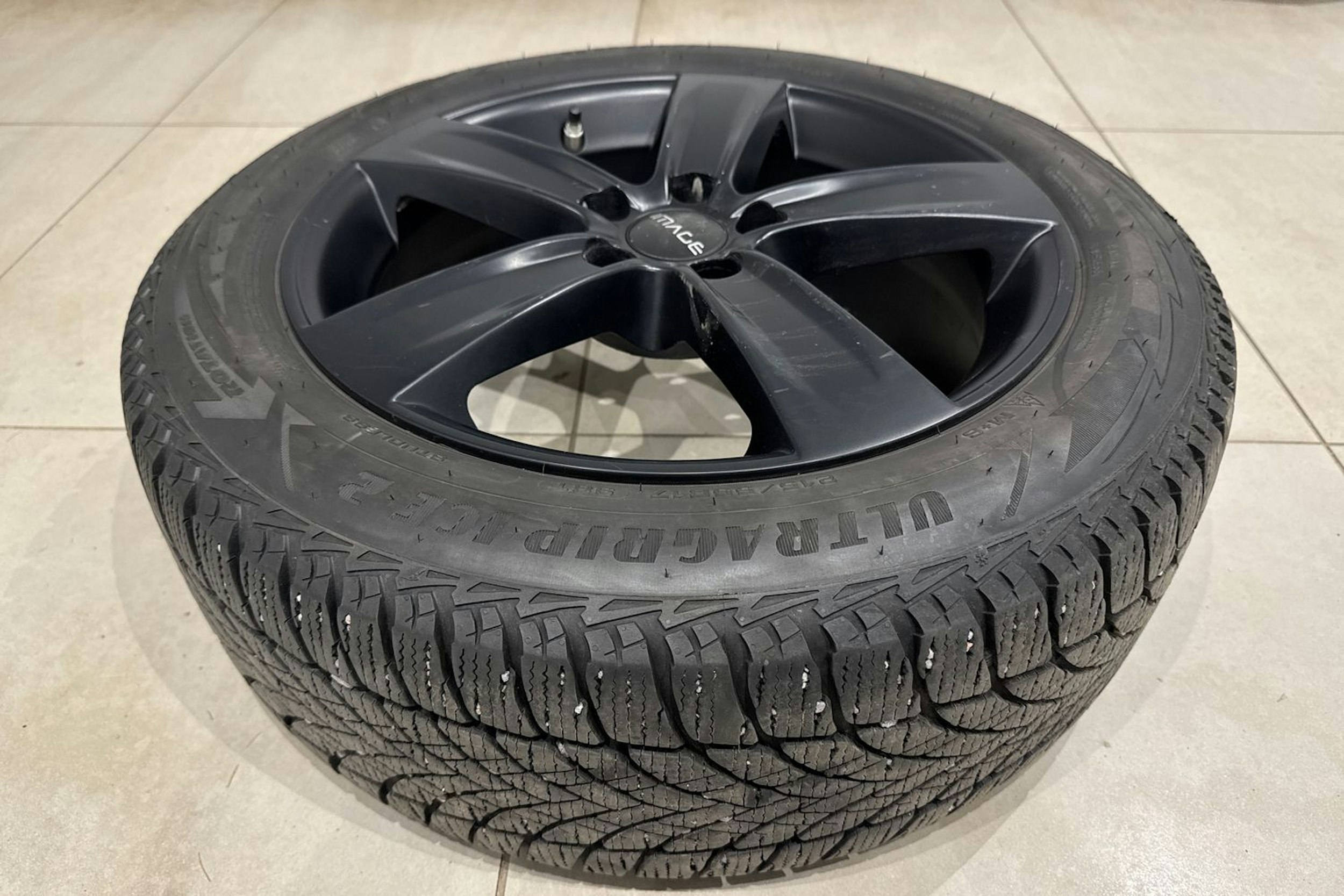 valkoinen Ford Focus 2019 kuva 13.