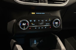 valkoinen Ford Focus 2019 kuva 18.