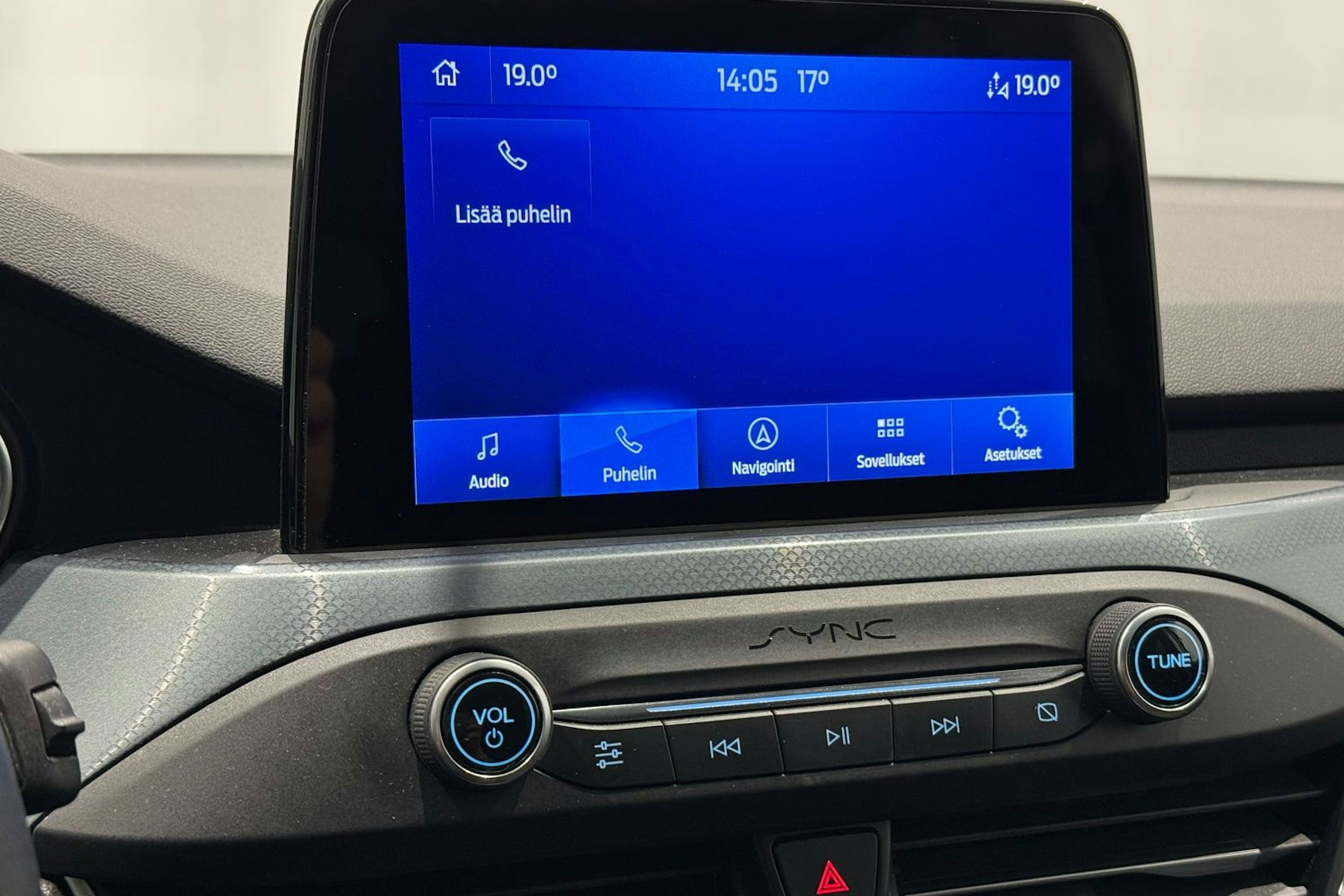 valkoinen Ford Focus 2019 kuva 21.