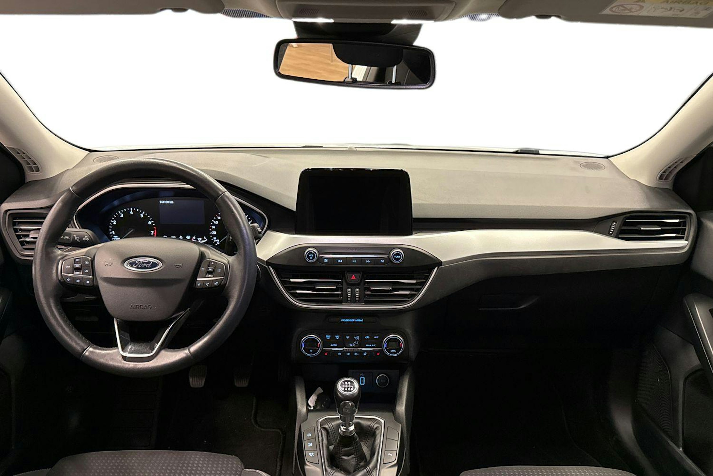 Valkoinen Ford FOCUS 2019 kuva 9.