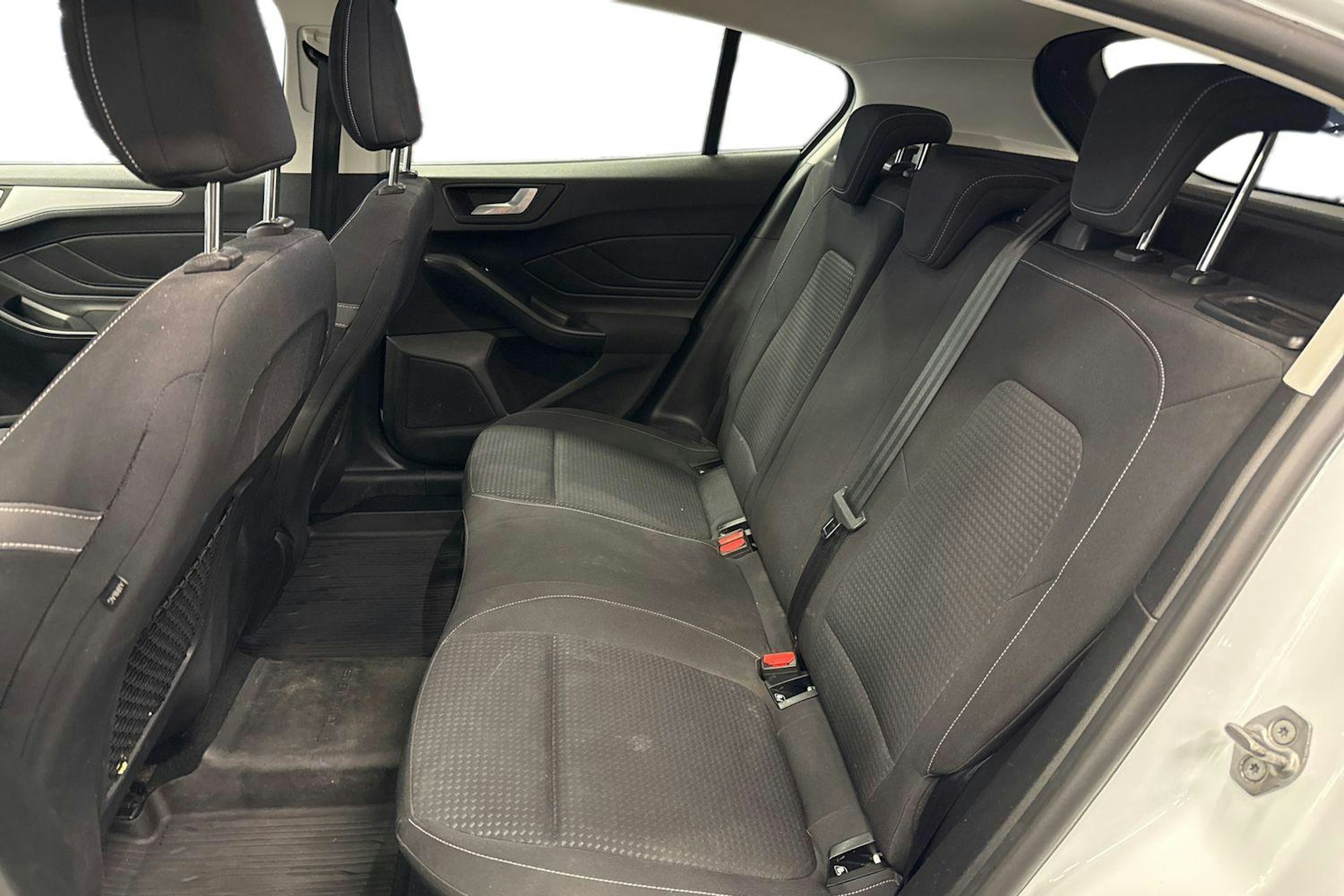 Valkoinen Ford FOCUS 2019 kuva 10.