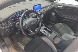 valkoinen Ford Focus 2019 kuva 3.
