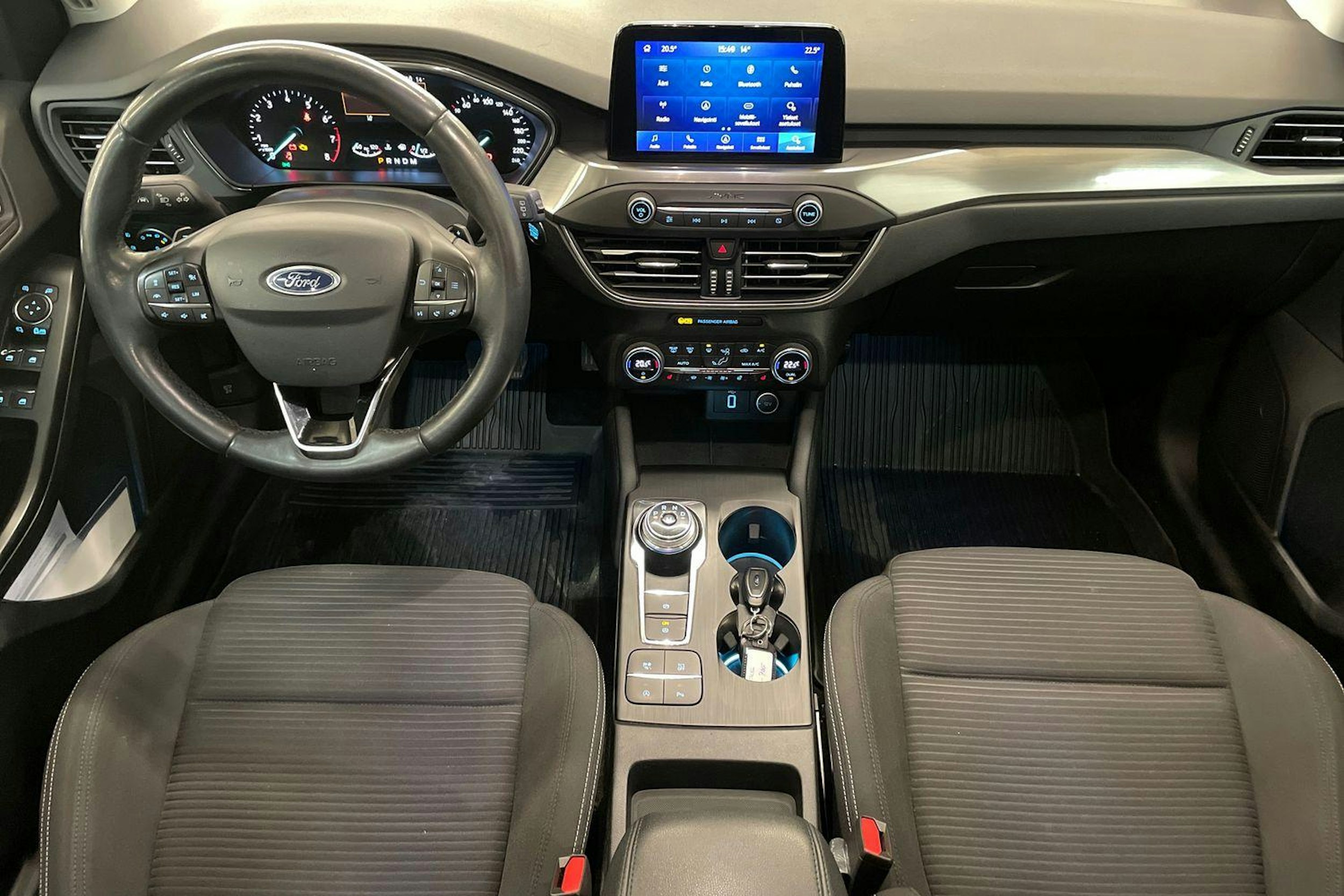 Harmaa Ford FOCUS 2019 kuva 9.