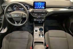 Harmaa Ford FOCUS 2019 kuva 9.