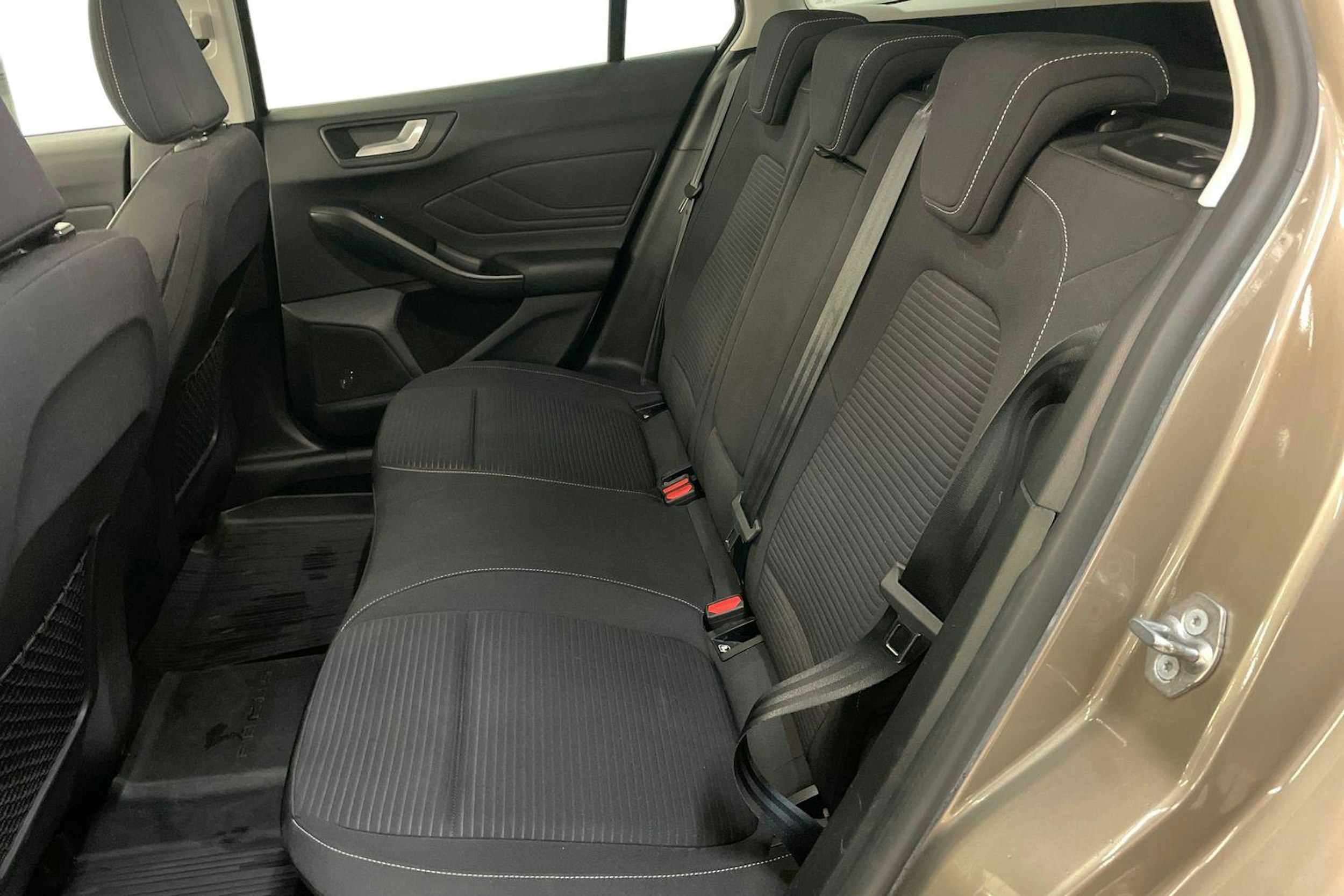 Harmaa Ford FOCUS 2019 kuva 10.