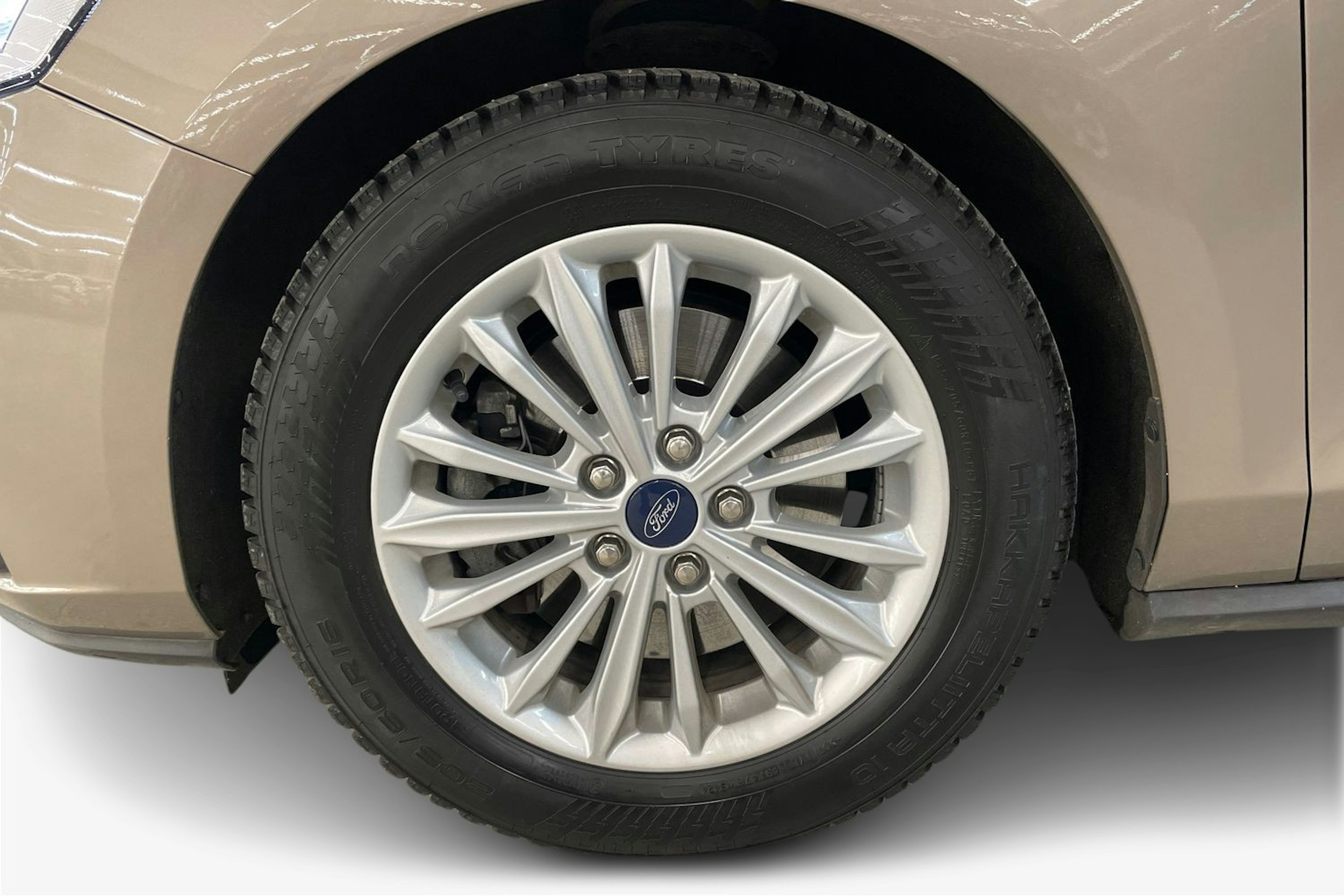 Harmaa Ford FOCUS 2019 kuva 11.