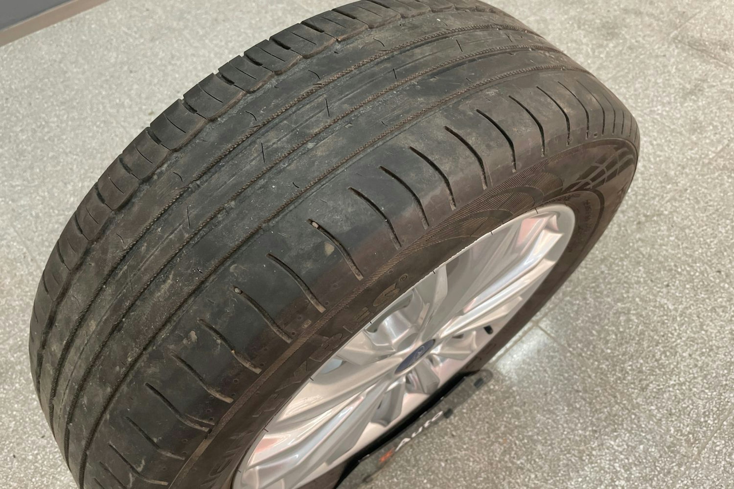 Harmaa Ford FOCUS 2019 kuva 15.