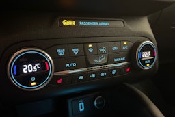 Harmaa Ford FOCUS 2019 kuva 24.