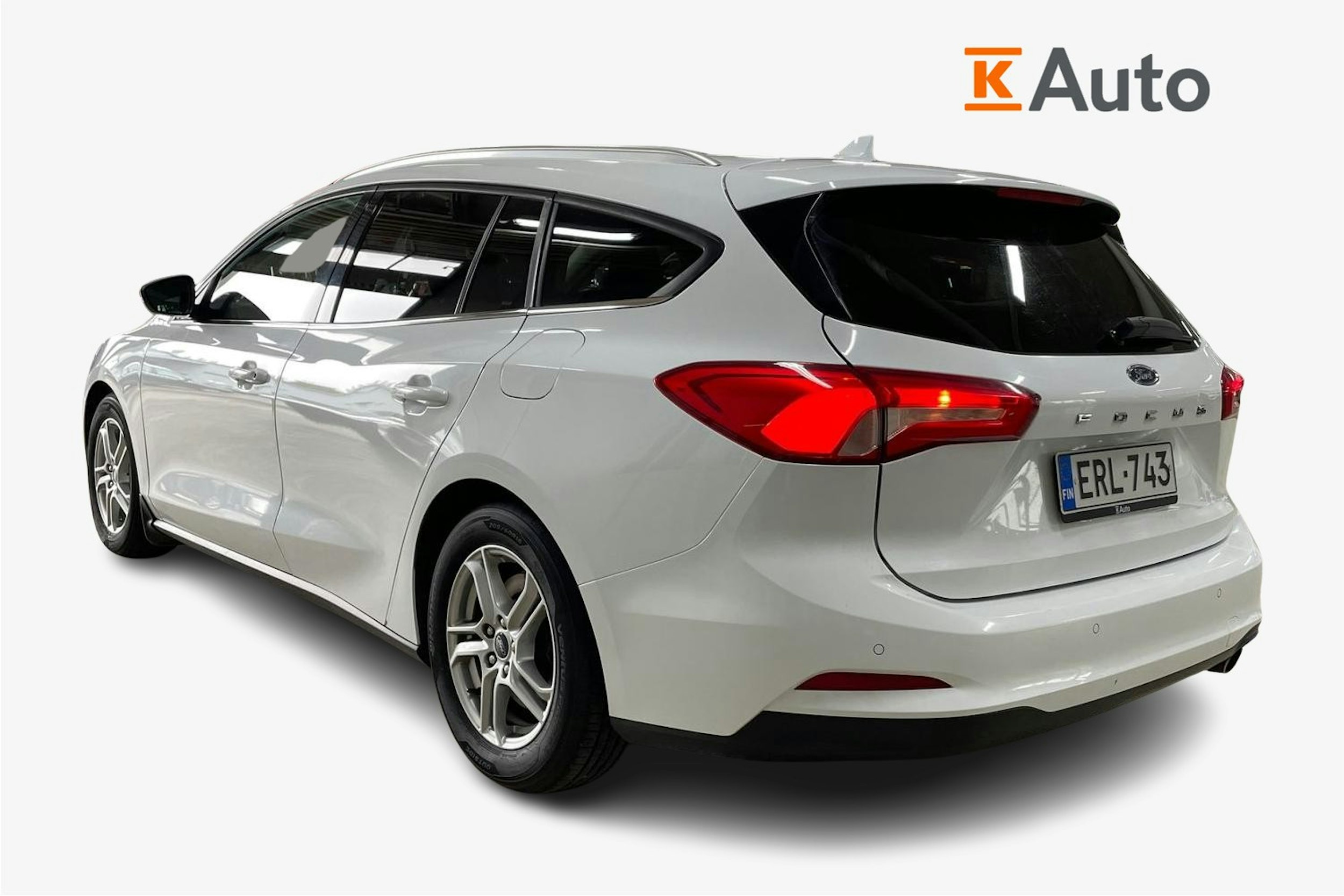 valkoinen Ford Focus 2019 kuva 2.