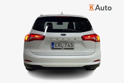 valkoinen Ford Focus 2019 kuva 3.
