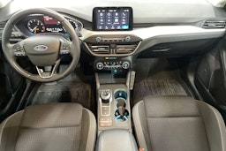 valkoinen Ford Focus 2019 kuva 9.