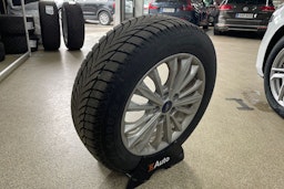 valkoinen Ford Focus 2019 kuva 14.