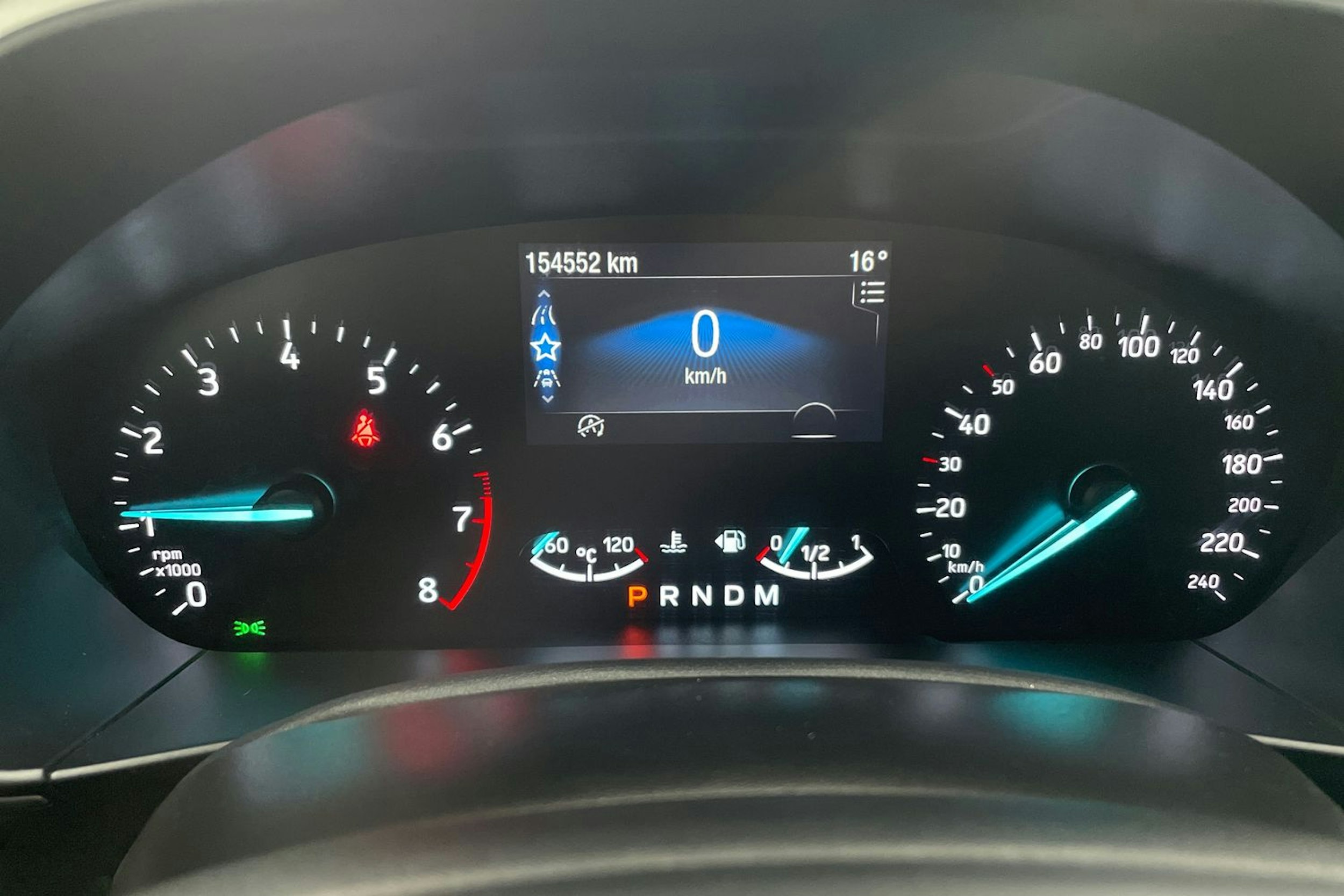 valkoinen Ford Focus 2019 kuva 15.