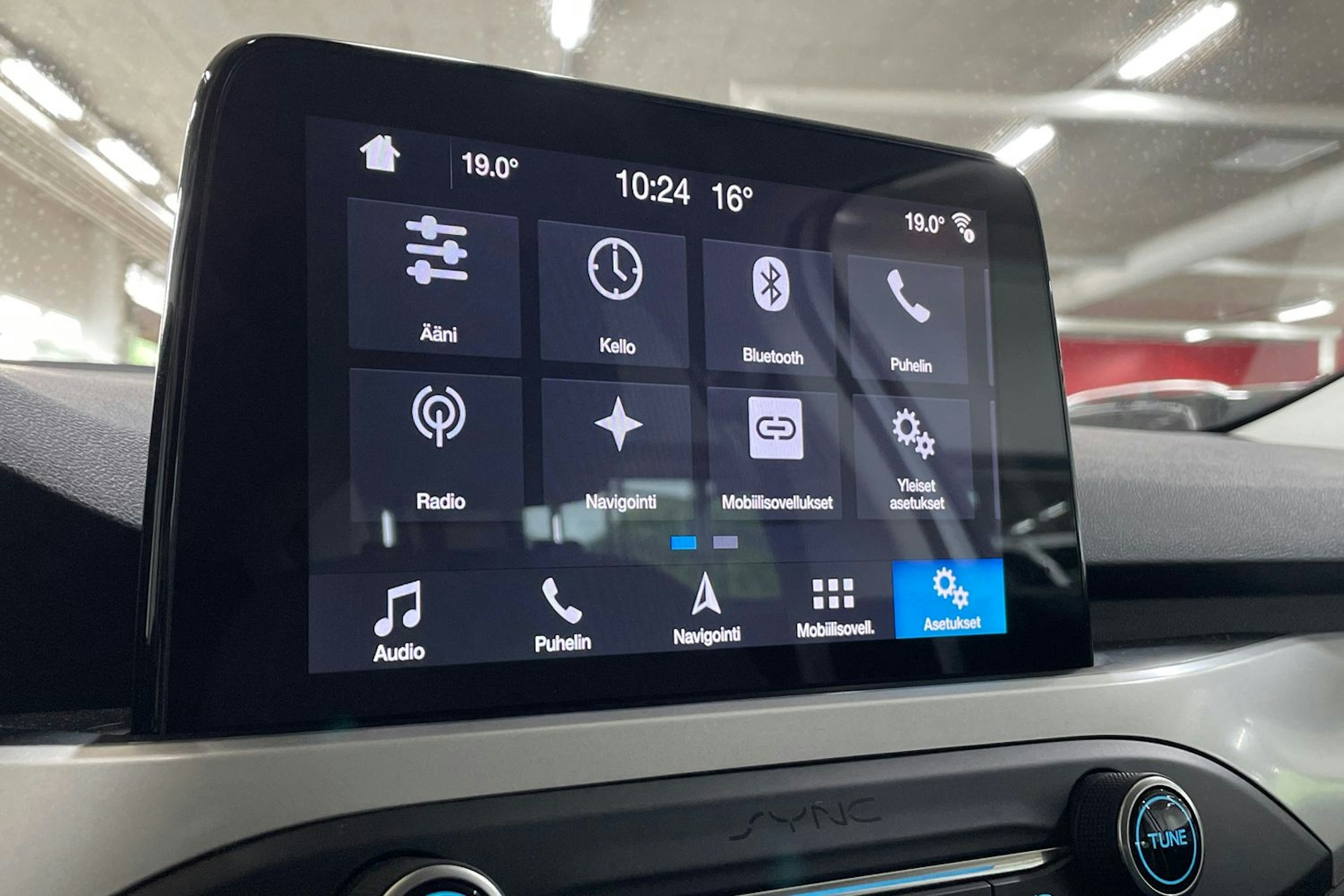 valkoinen Ford Focus 2019 kuva 18.
