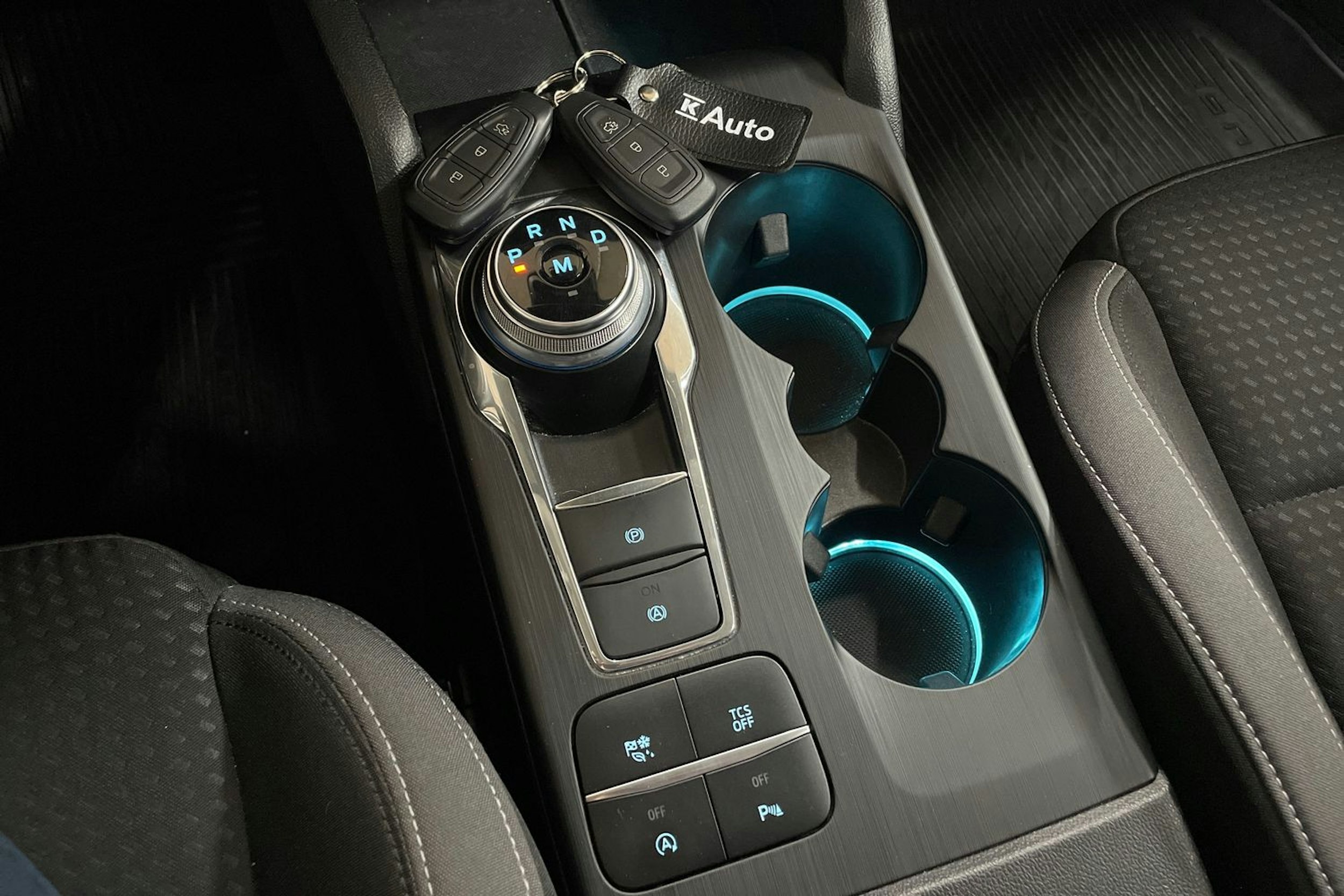 valkoinen Ford Focus 2019 kuva 24.