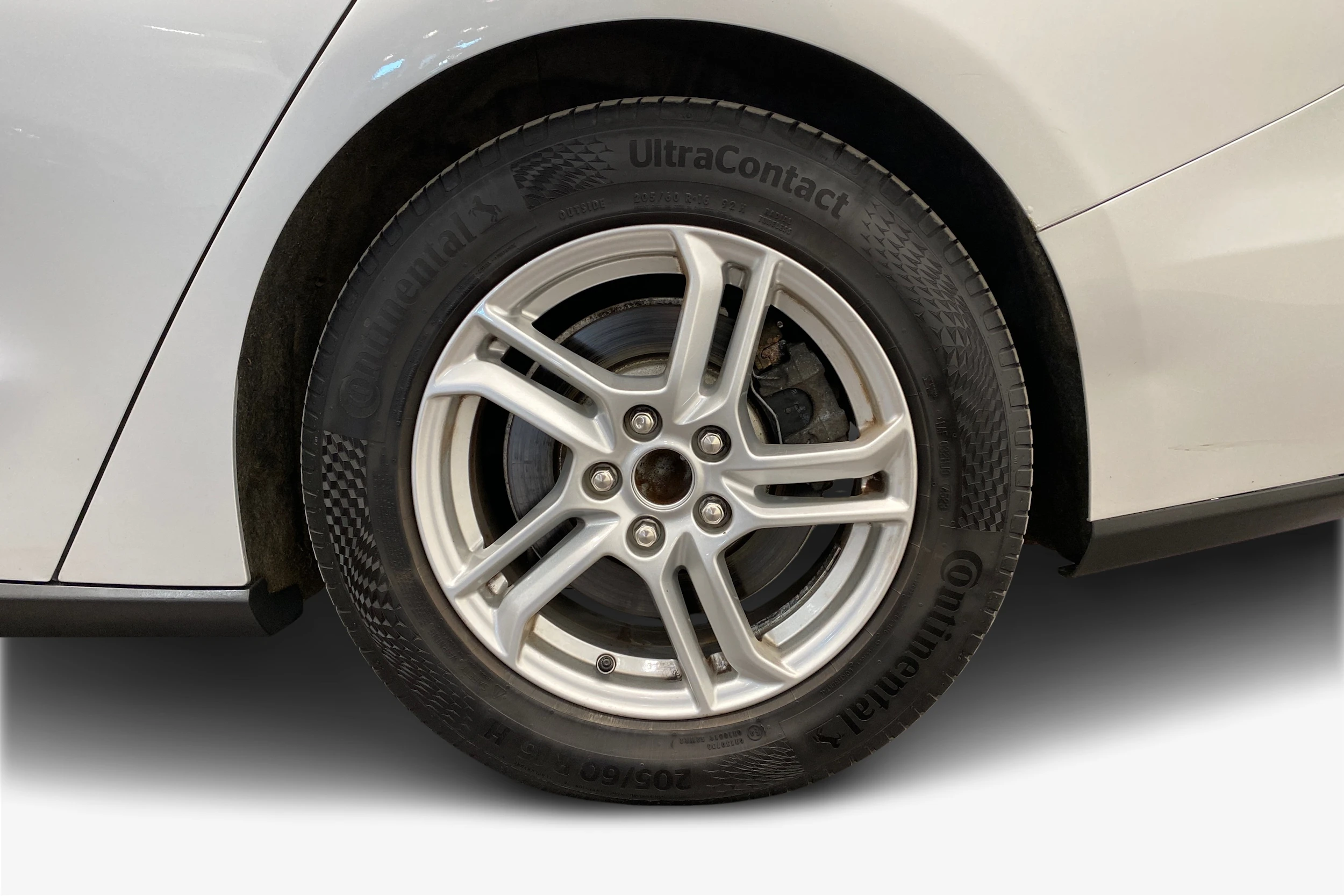 harmaa Ford Focus 2019 kuva 9.