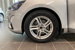 harmaa Ford Focus 2019 kuva 10.