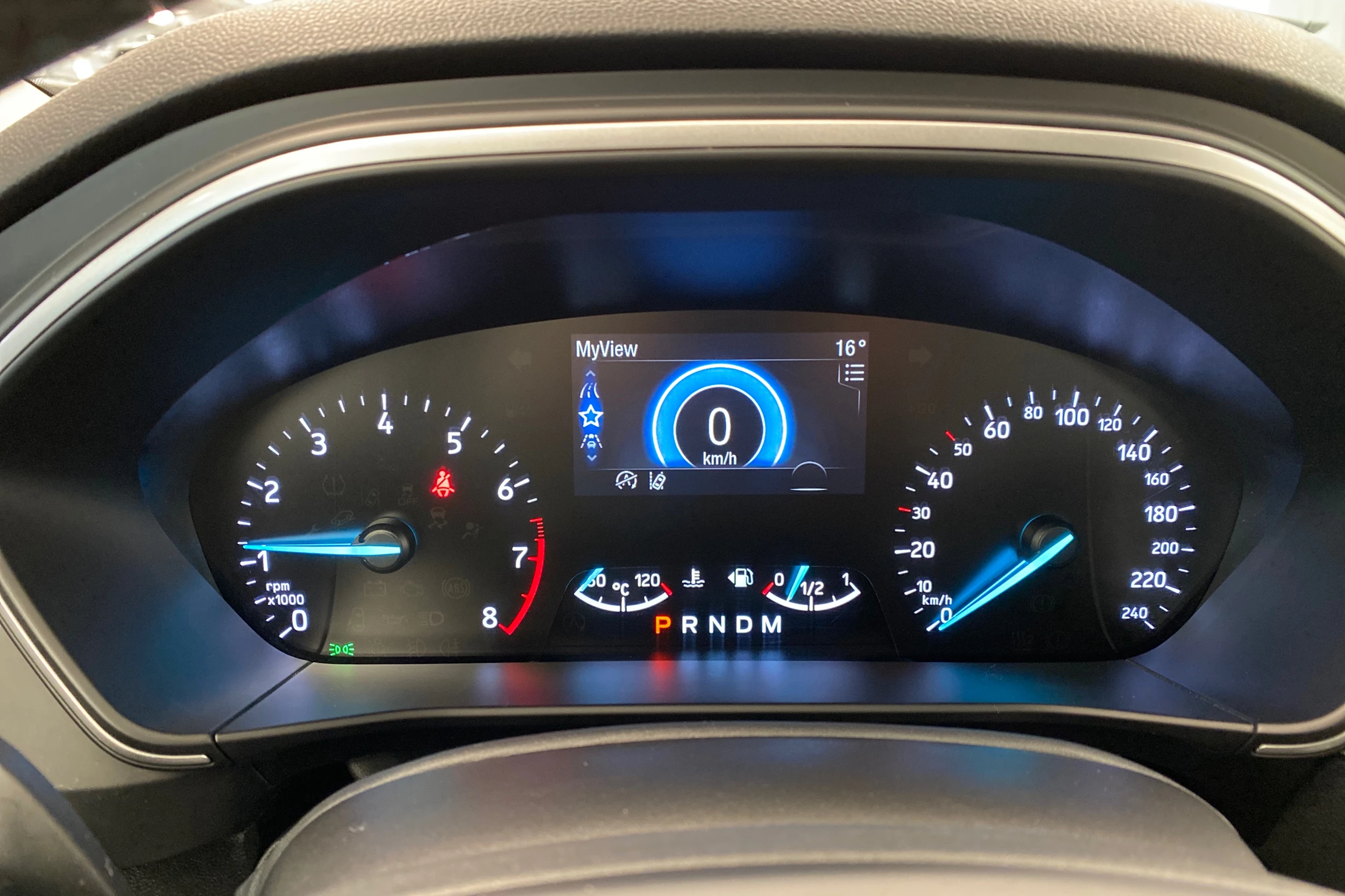 harmaa Ford Focus 2019 kuva 14.