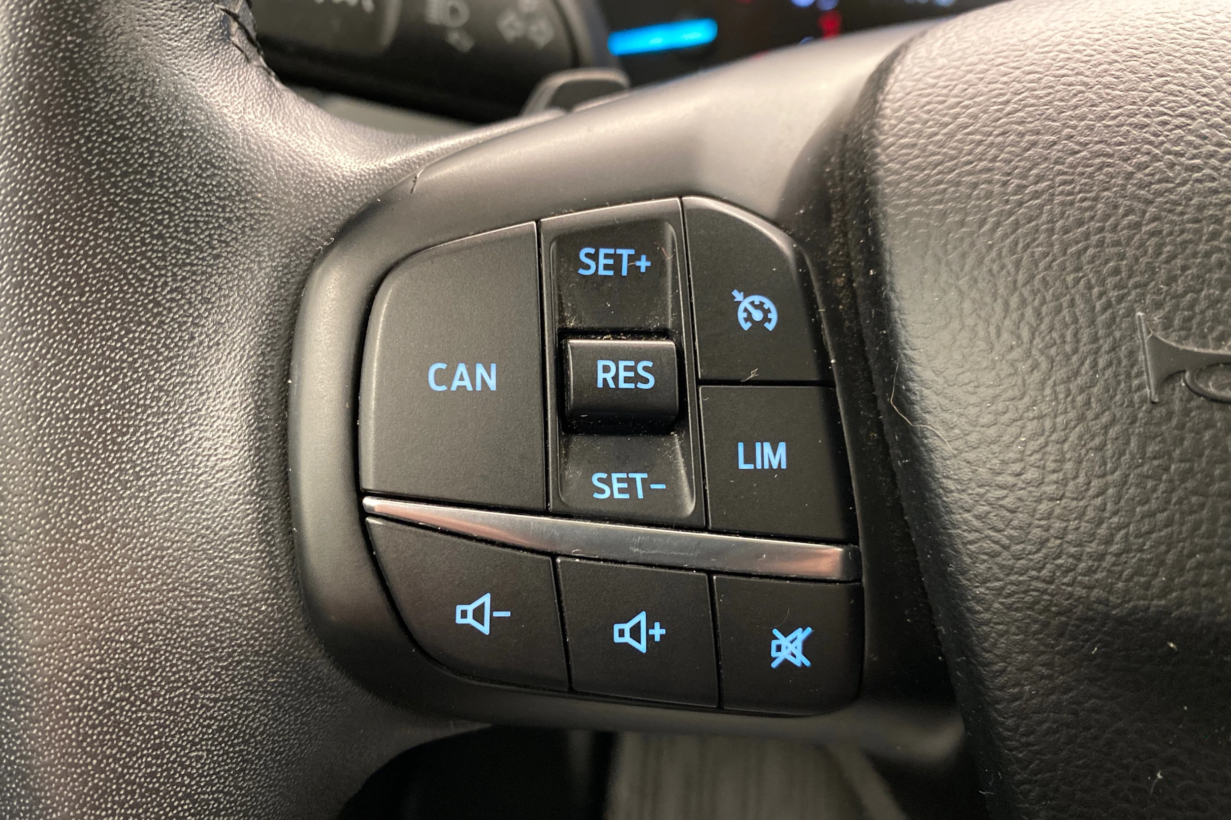 harmaa Ford Focus 2019 kuva 15.