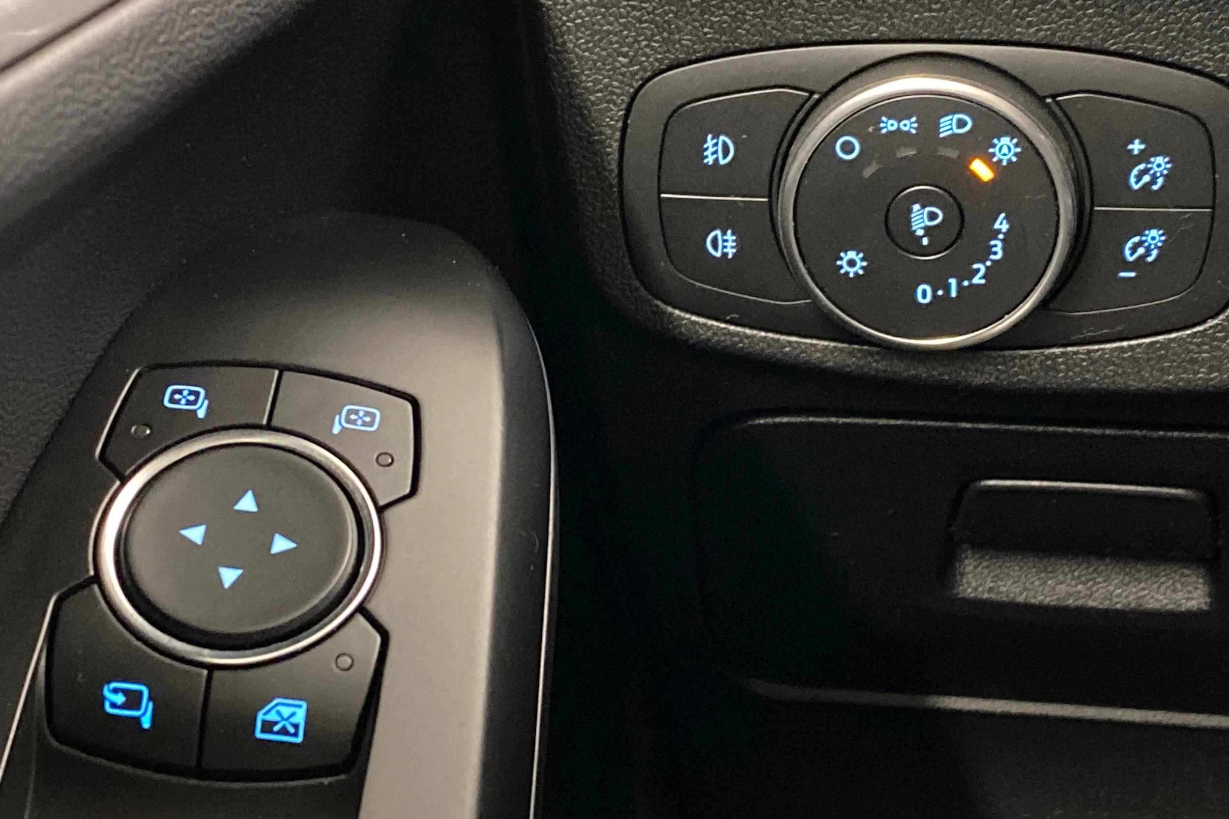 harmaa Ford Focus 2019 kuva 17.