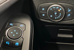 harmaa Ford Focus 2019 kuva 17.