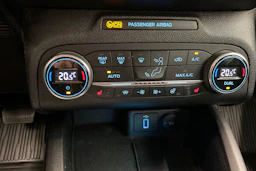 harmaa Ford Focus 2019 kuva 18.