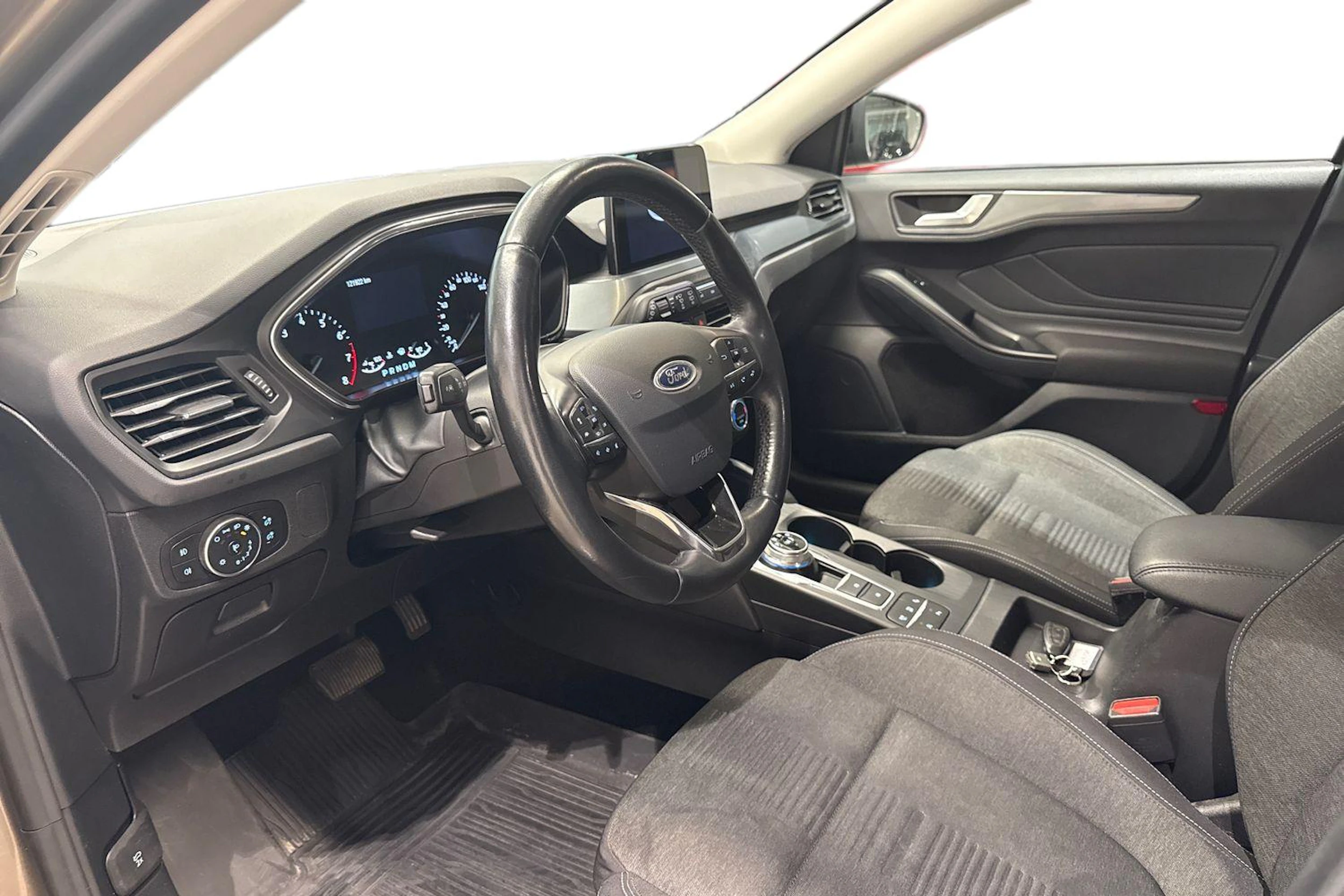 harmaa Ford Focus 2019 kuva 8.