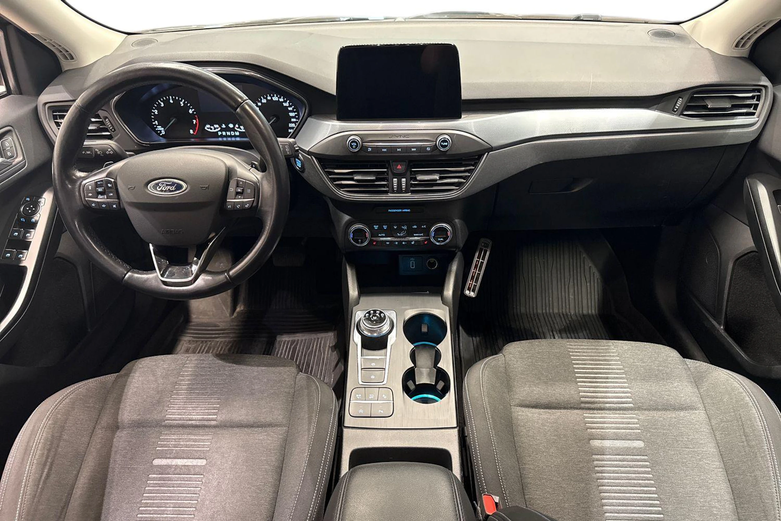 harmaa Ford Focus 2019 kuva 9.