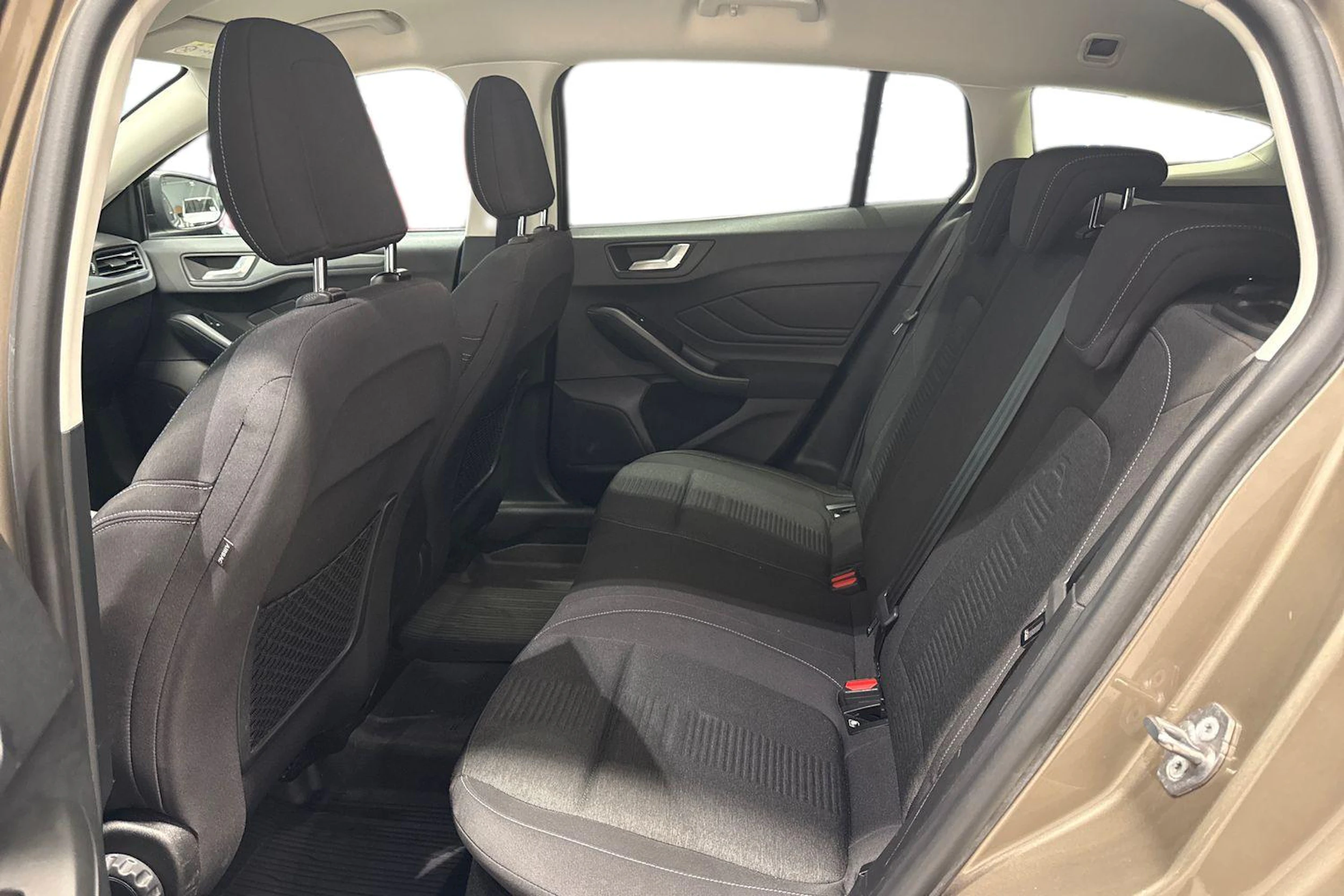 harmaa Ford Focus 2019 kuva 11.