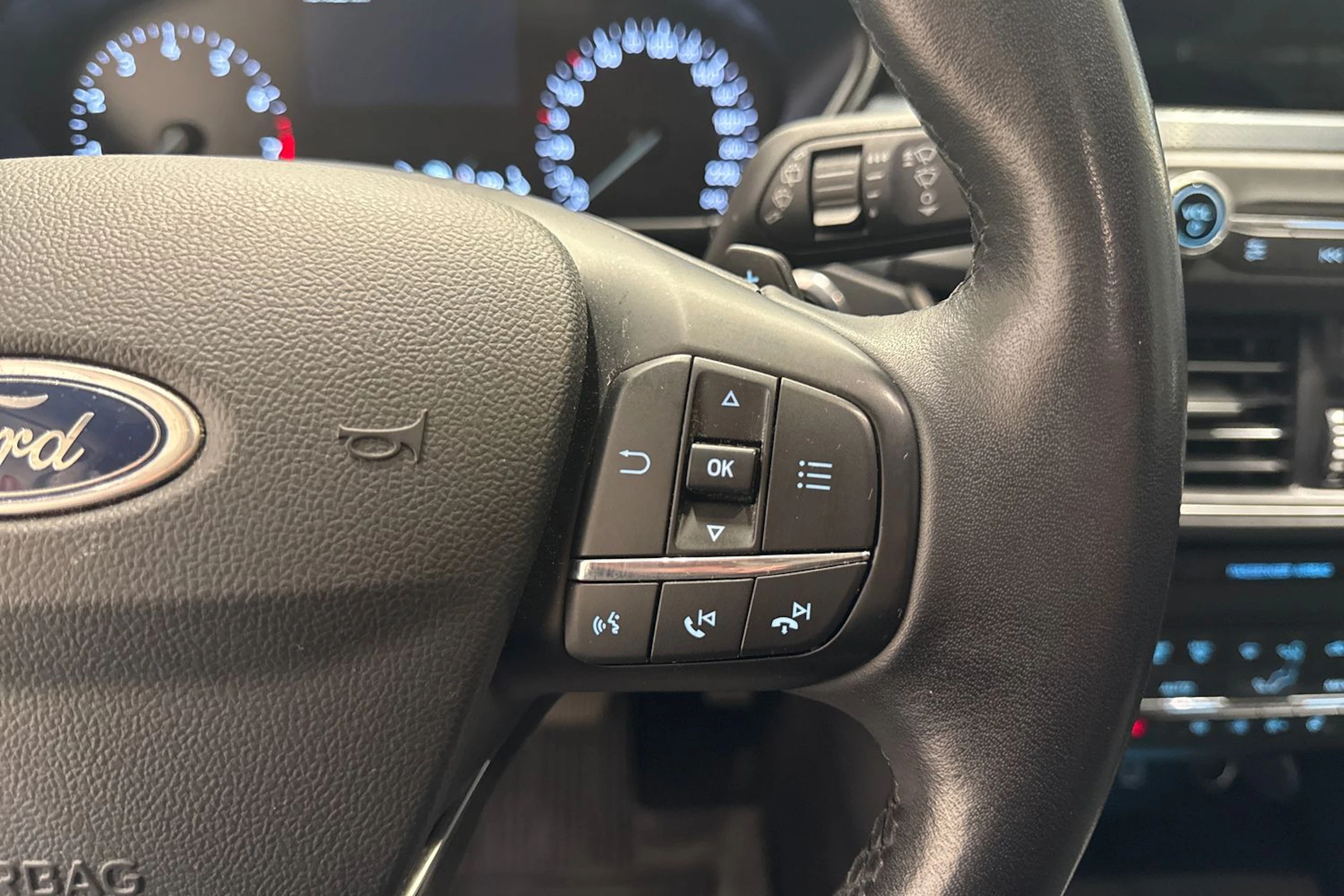 harmaa Ford Focus 2019 kuva 20.