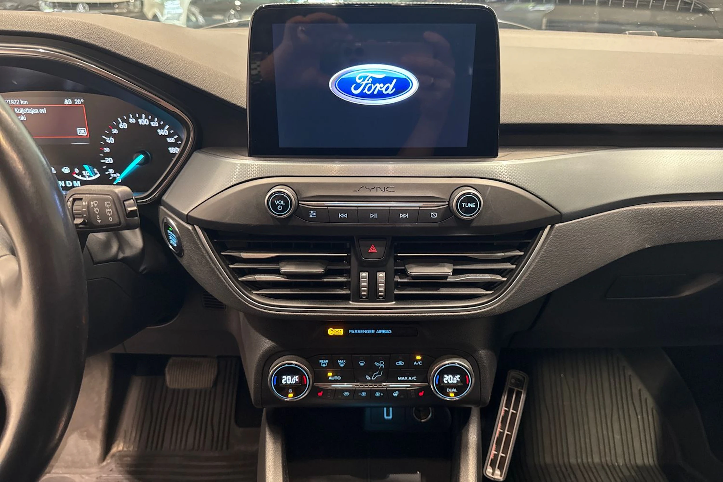 harmaa Ford Focus 2019 kuva 23.