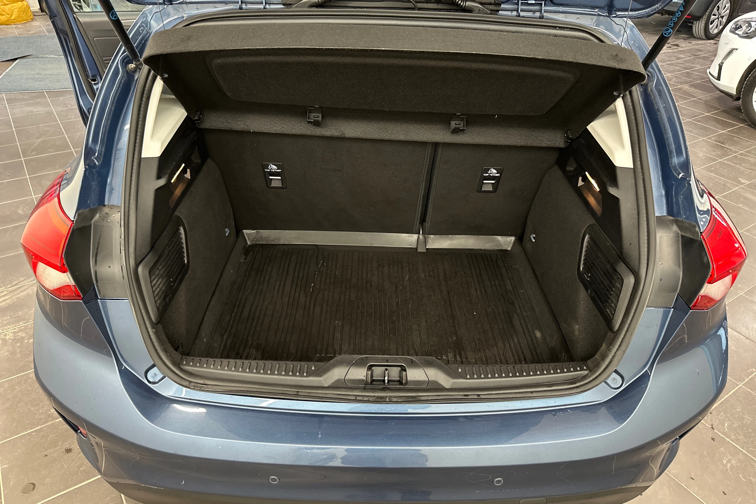 Sininen Ford FOCUS 2019 kuva 17.
