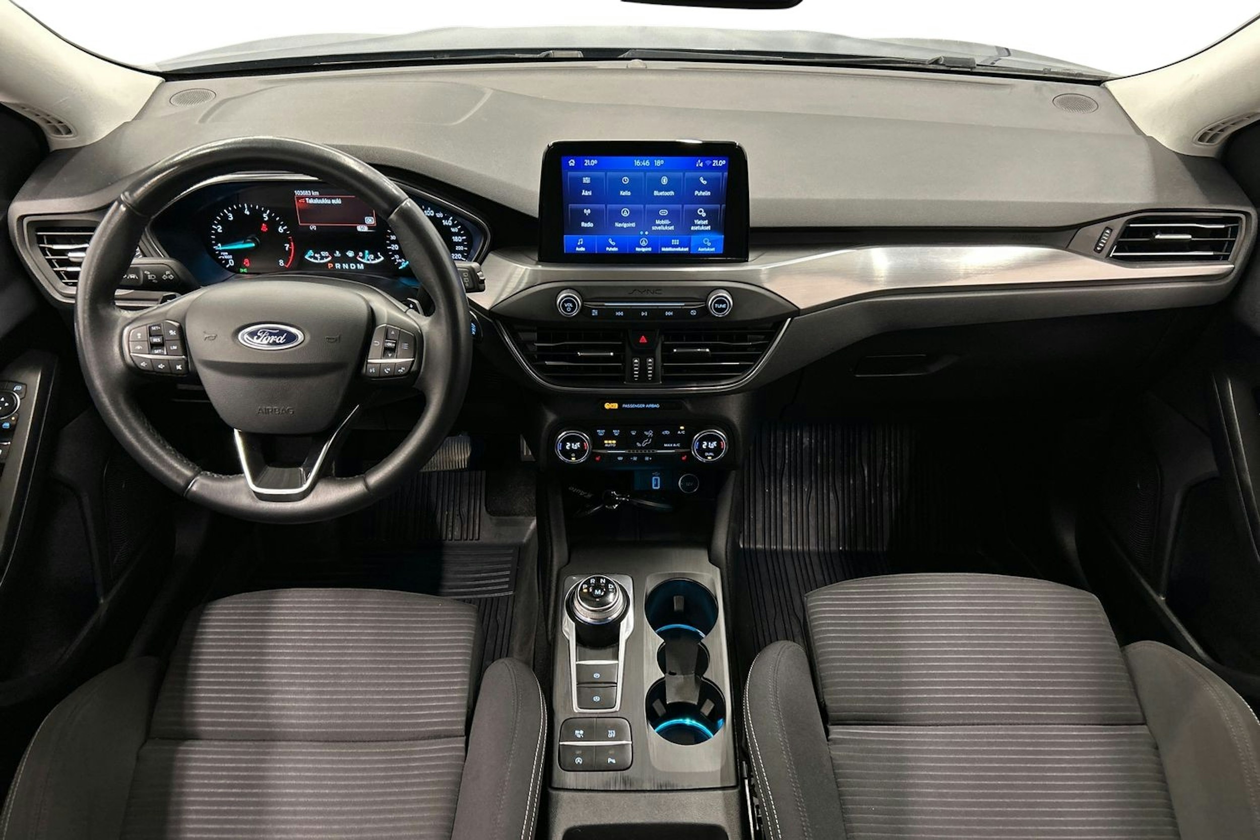 sininen Ford Focus 2019 kuva 9.