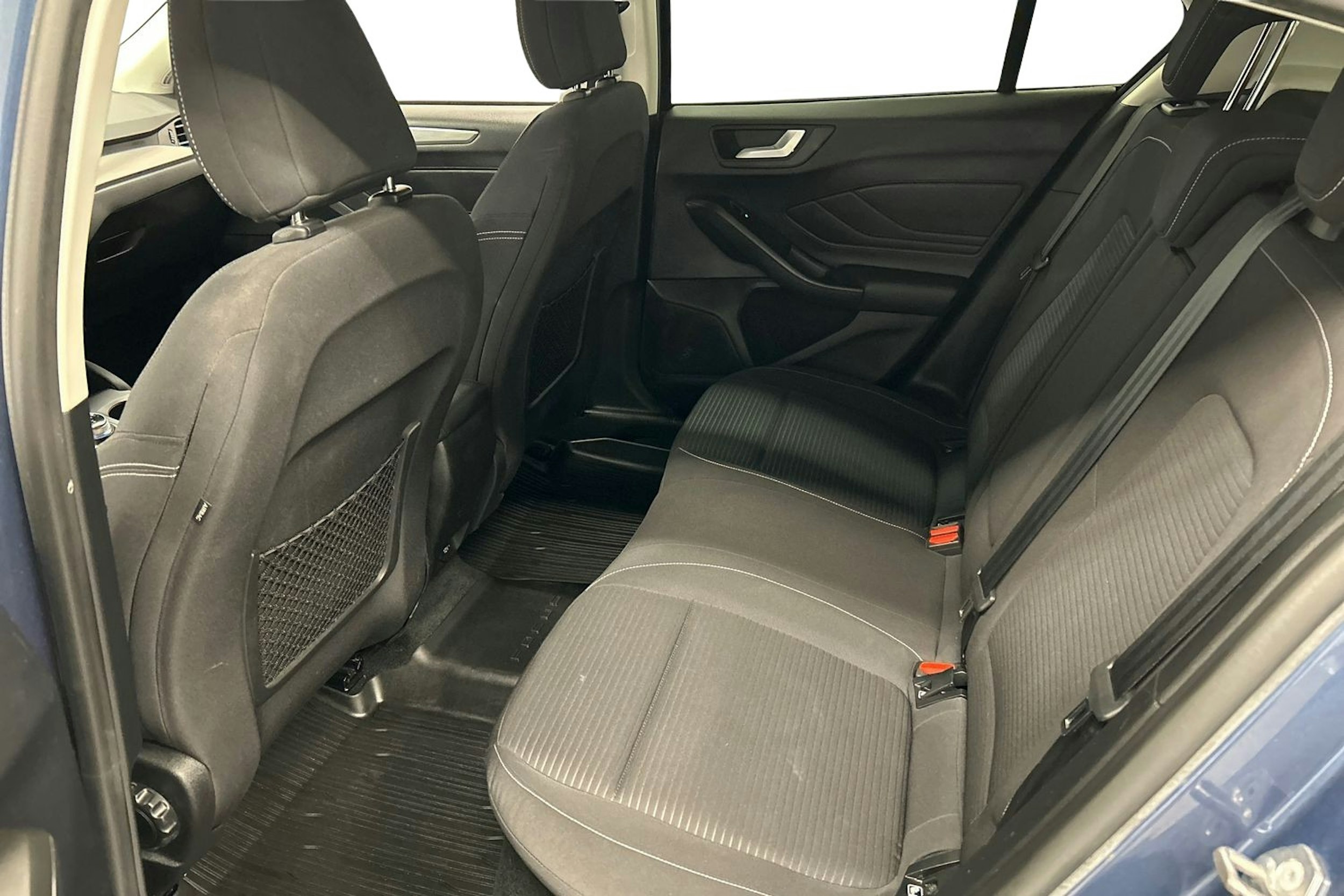 sininen Ford Focus 2019 kuva 10.