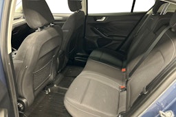 sininen Ford Focus 2019 kuva 10.